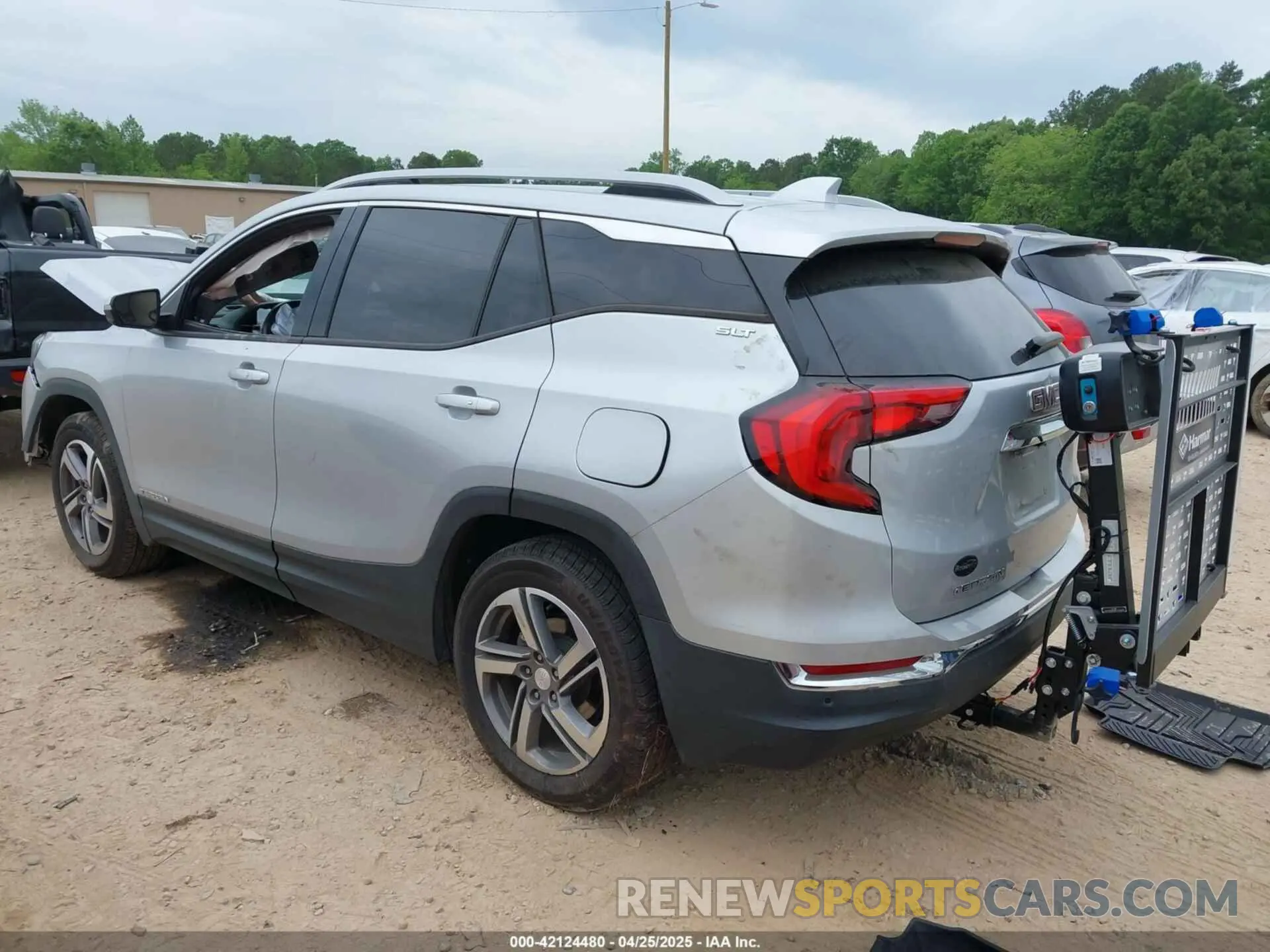 3 Photograph of a damaged car 3GKALPEV3LL307876 GMC TERRAIN 2020