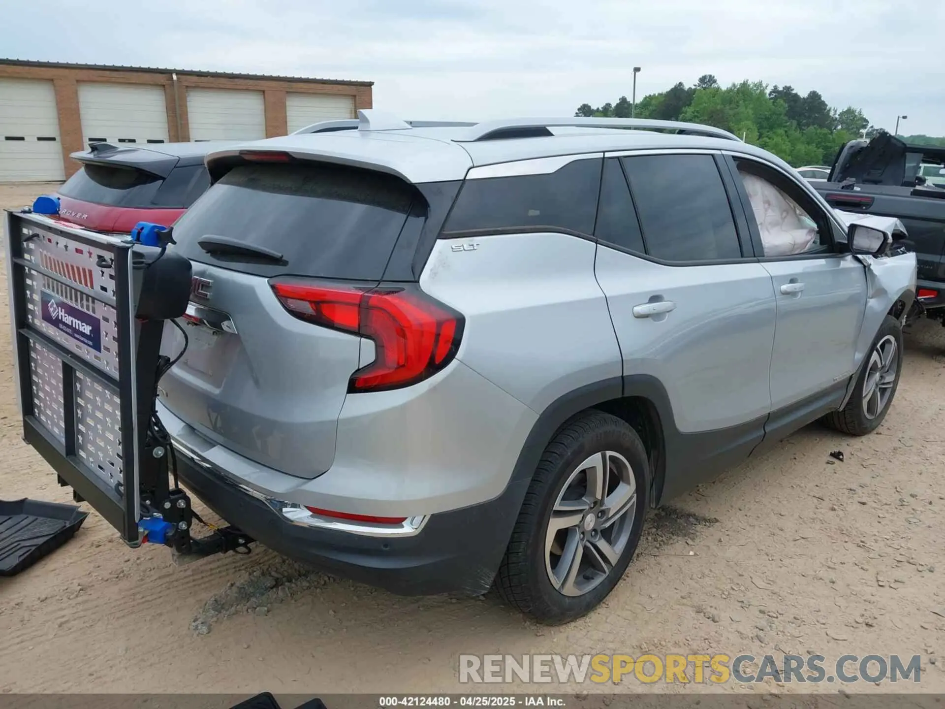 4 Photograph of a damaged car 3GKALPEV3LL307876 GMC TERRAIN 2020