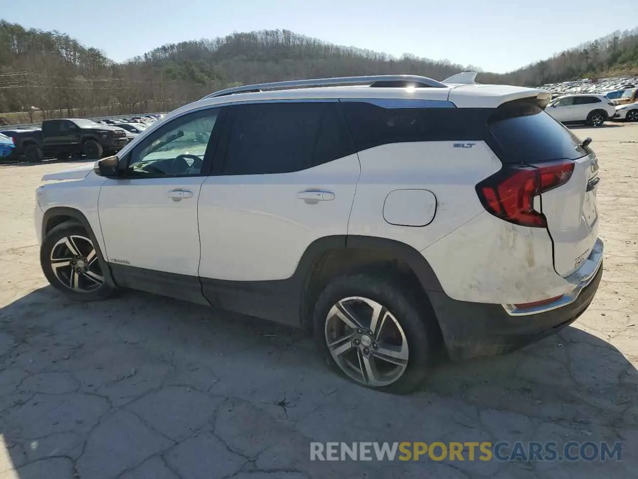 2 Photograph of a damaged car 3GKALPEV4LL301469 GMC TERRAIN 2020