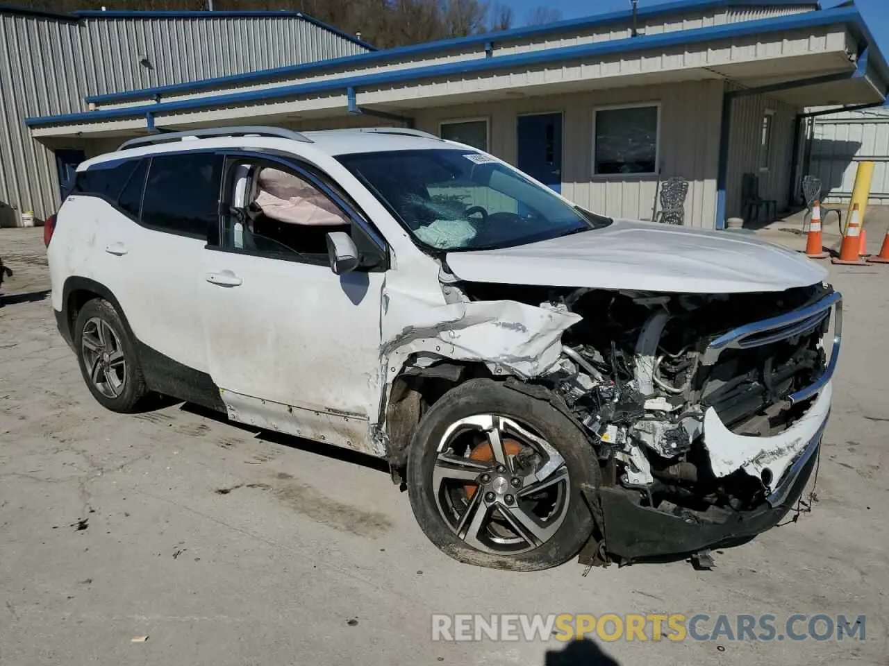 4 Photograph of a damaged car 3GKALPEV4LL301469 GMC TERRAIN 2020