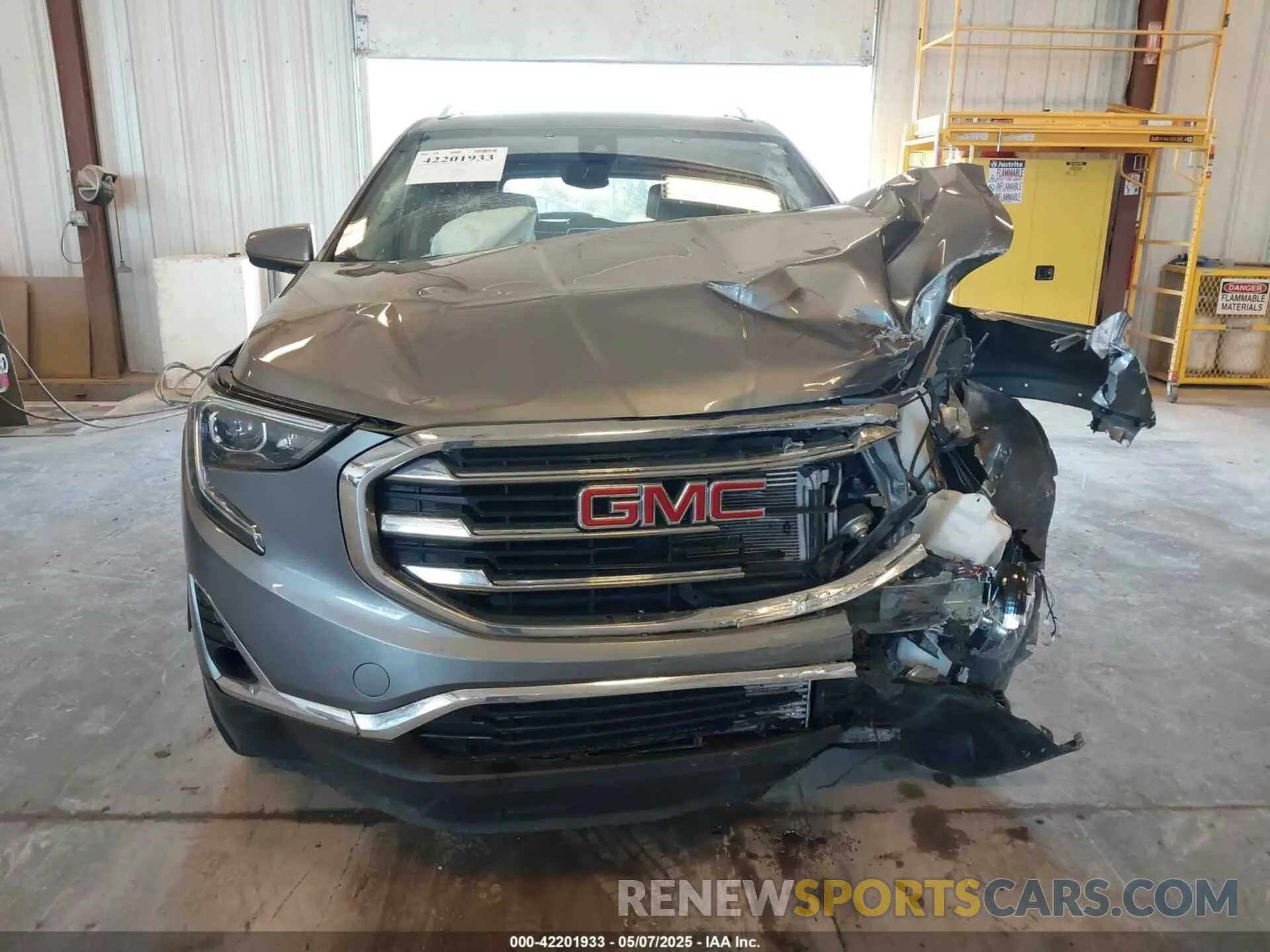 12 Photograph of a damaged car 3GKALPEV5LL167524 GMC TERRAIN 2020