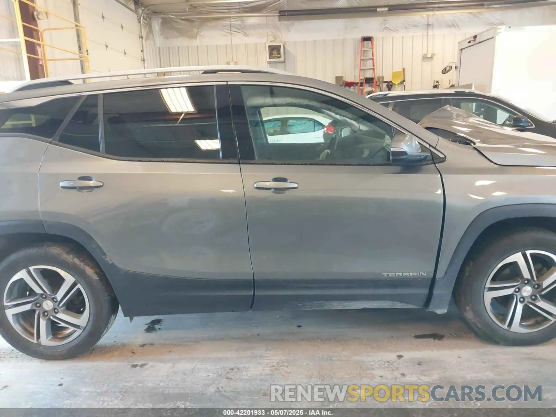 13 Photograph of a damaged car 3GKALPEV5LL167524 GMC TERRAIN 2020