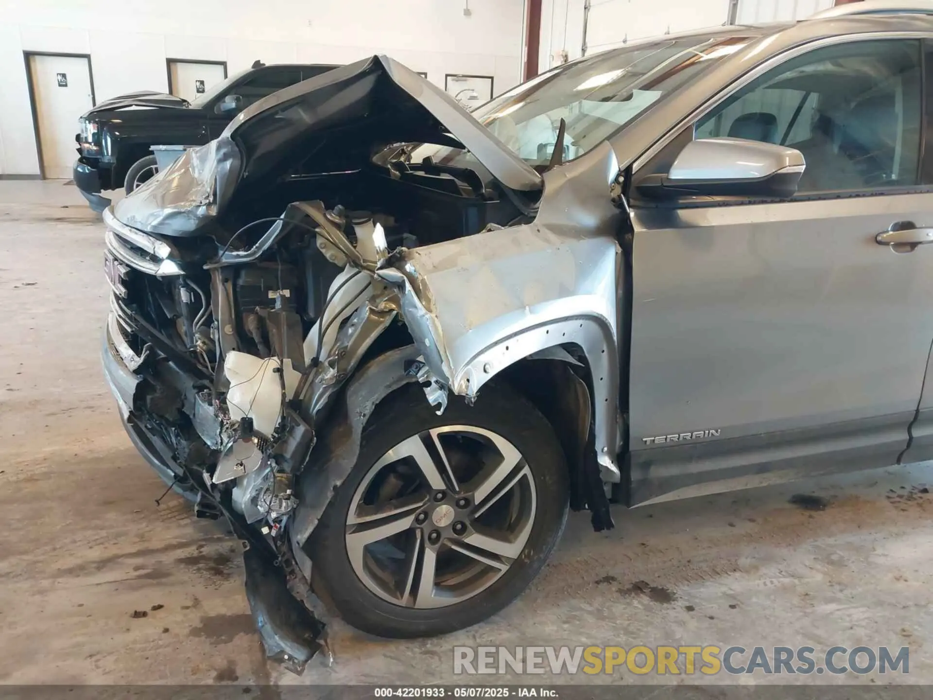 6 Photograph of a damaged car 3GKALPEV5LL167524 GMC TERRAIN 2020