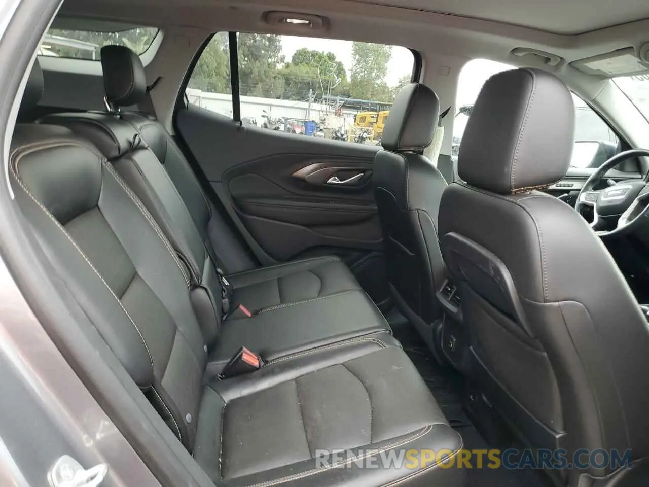 11 Photograph of a damaged car 3GKALPEV5LL260365 GMC TERRAIN 2020