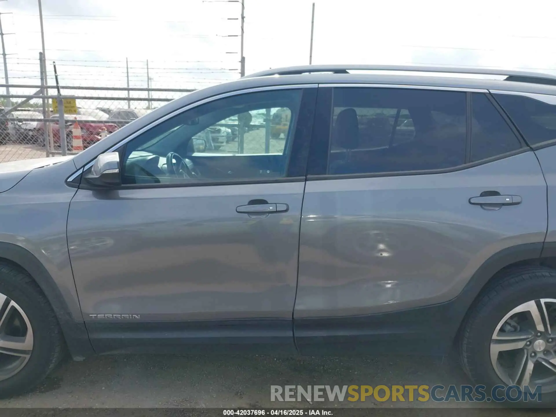 14 Photograph of a damaged car 3GKALPEV5LL282043 GMC TERRAIN 2020
