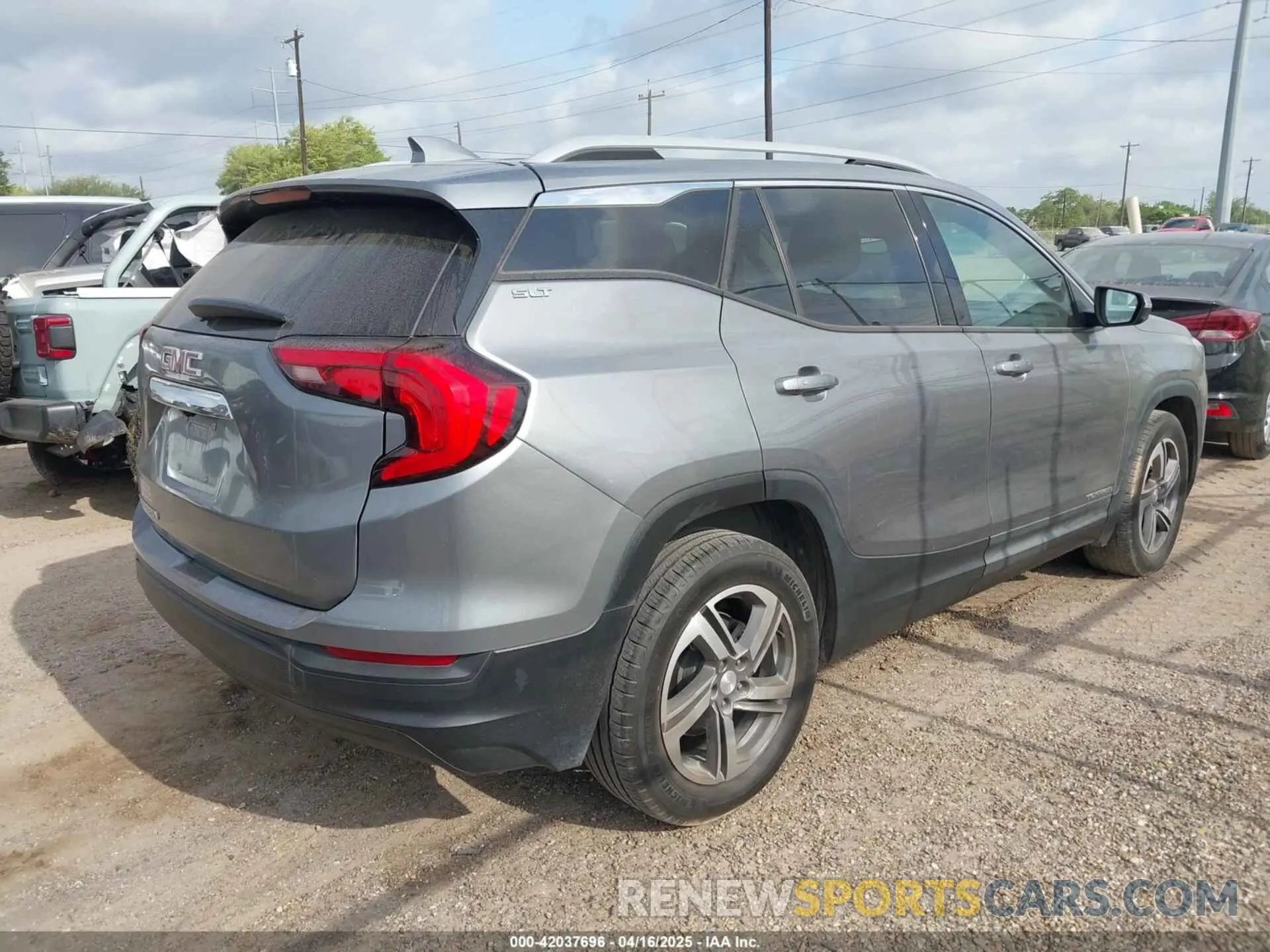 4 Photograph of a damaged car 3GKALPEV5LL282043 GMC TERRAIN 2020
