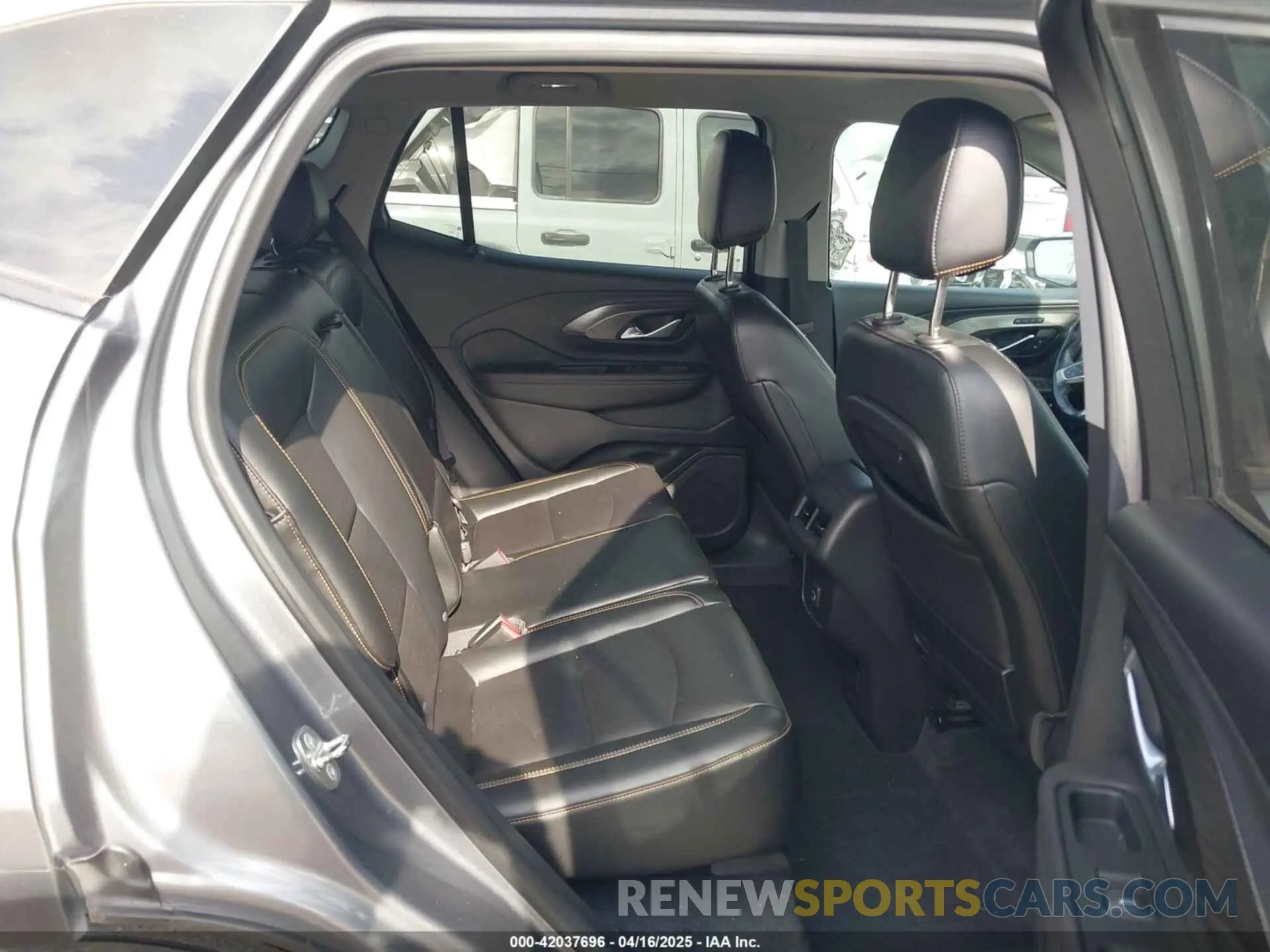 8 Photograph of a damaged car 3GKALPEV5LL282043 GMC TERRAIN 2020