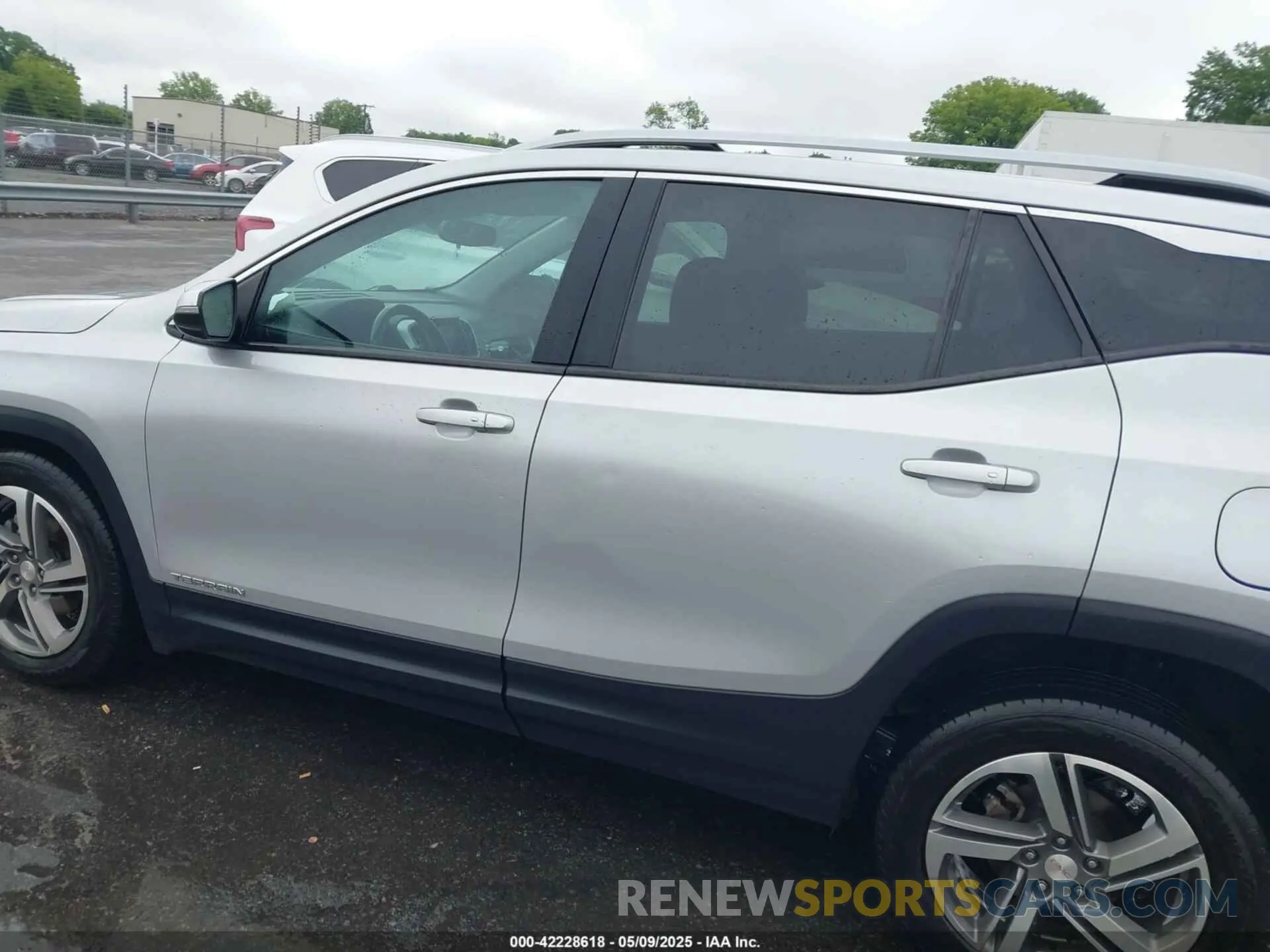 14 Photograph of a damaged car 3GKALPEV6LL136556 GMC TERRAIN 2020