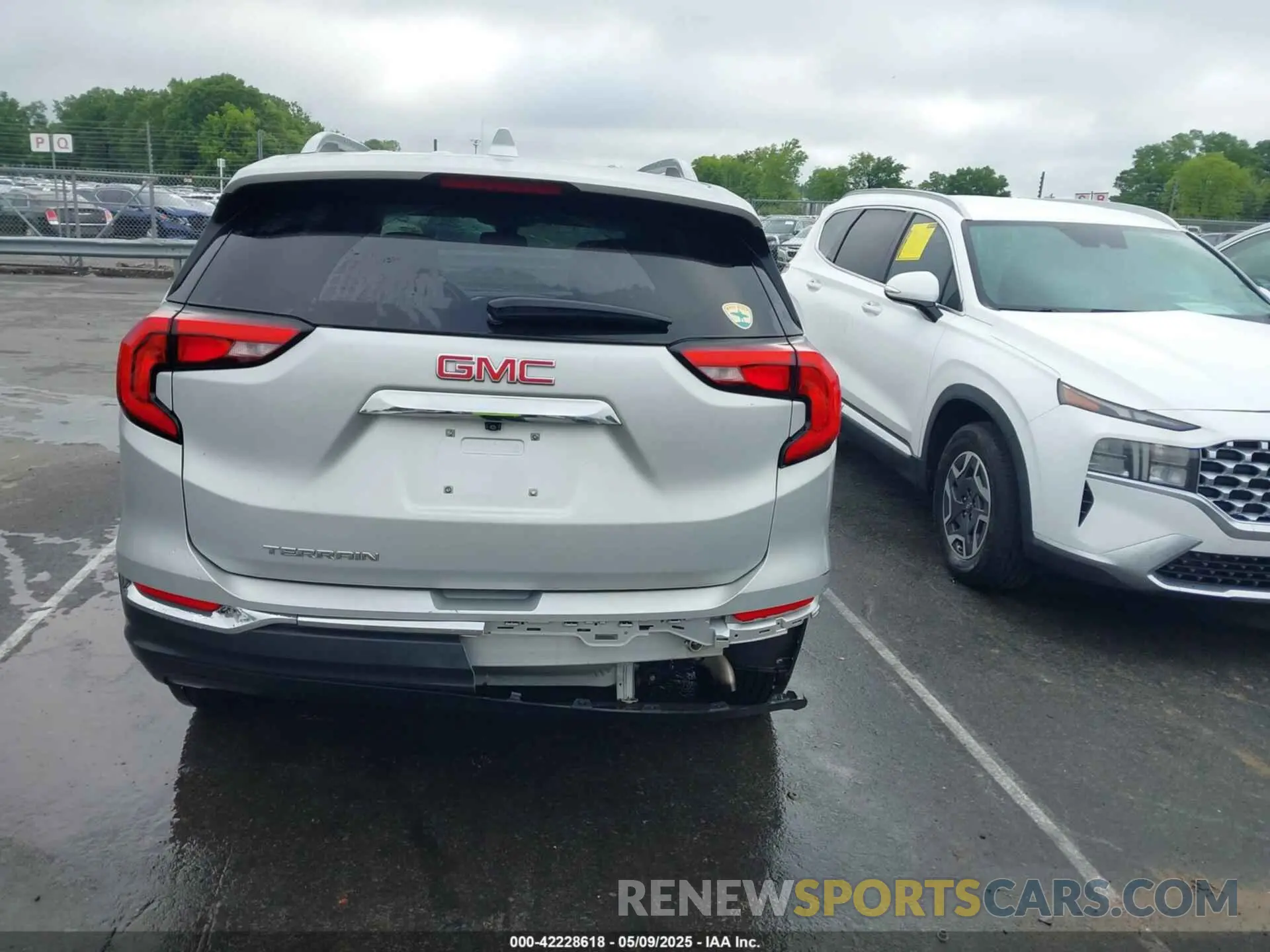 16 Photograph of a damaged car 3GKALPEV6LL136556 GMC TERRAIN 2020