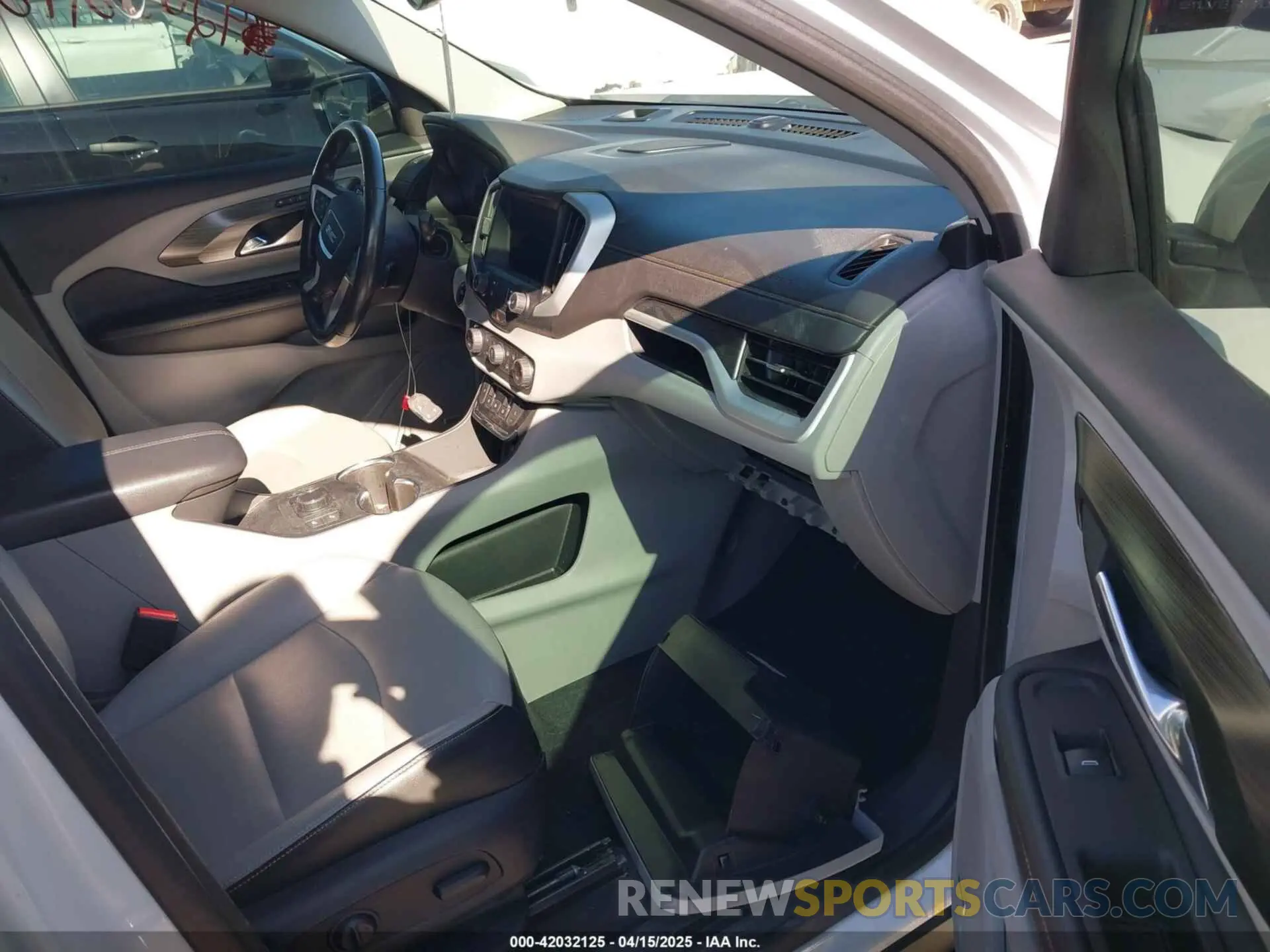 5 Photograph of a damaged car 3GKALPEV7LL146609 GMC TERRAIN 2020