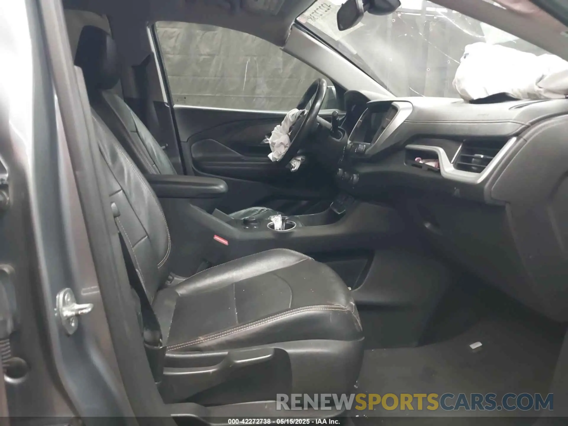 5 Photograph of a damaged car 3GKALPEV8LL179358 GMC TERRAIN 2020