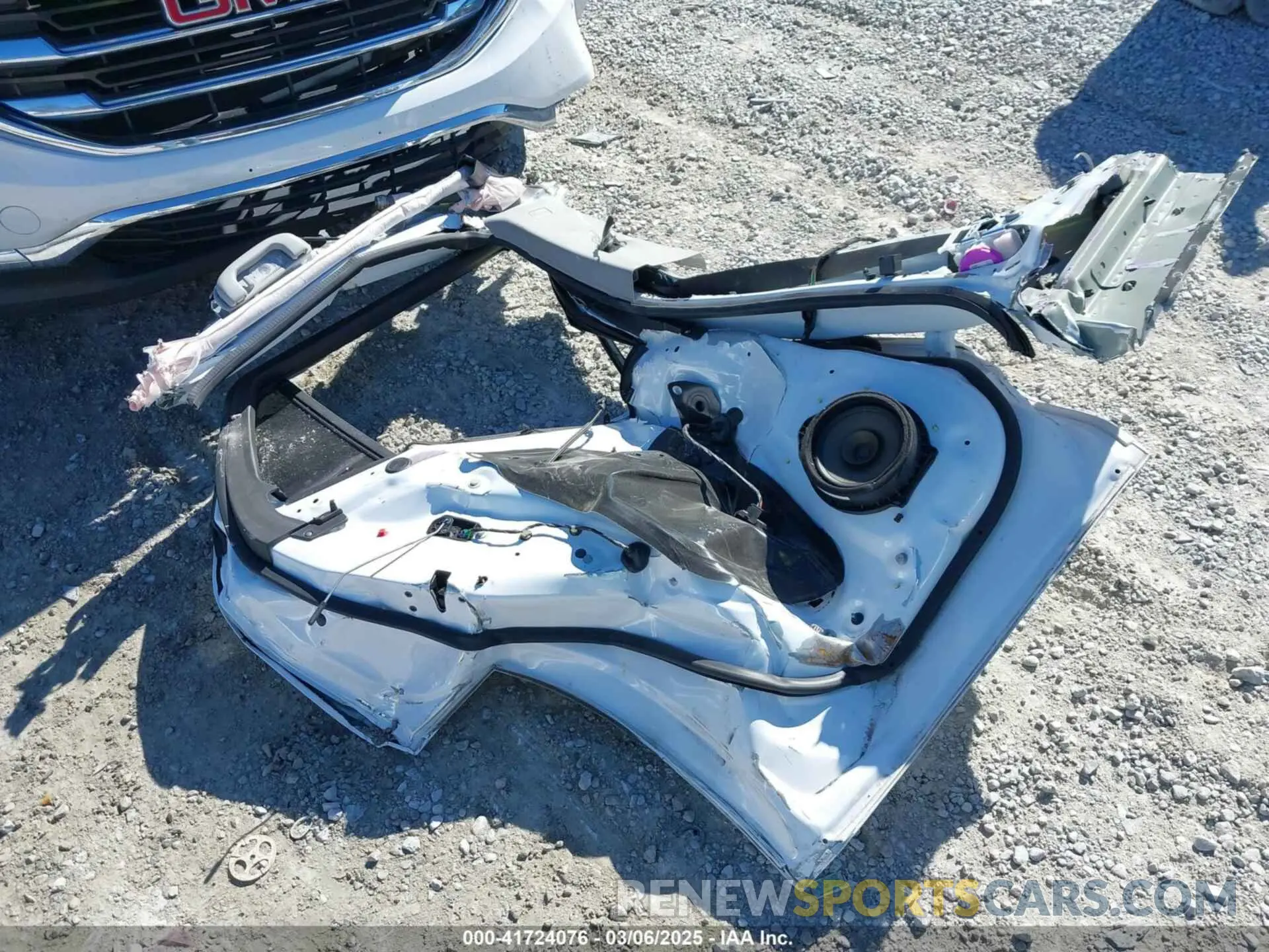 11 Photograph of a damaged car 3GKALPEV8LL244239 GMC TERRAIN 2020