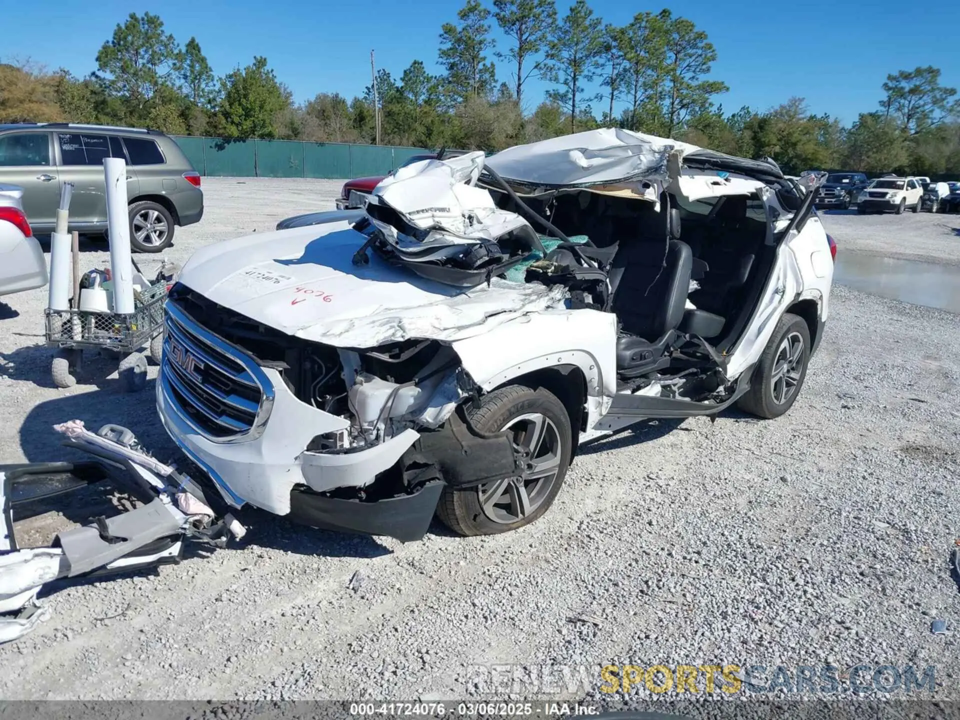 2 Photograph of a damaged car 3GKALPEV8LL244239 GMC TERRAIN 2020
