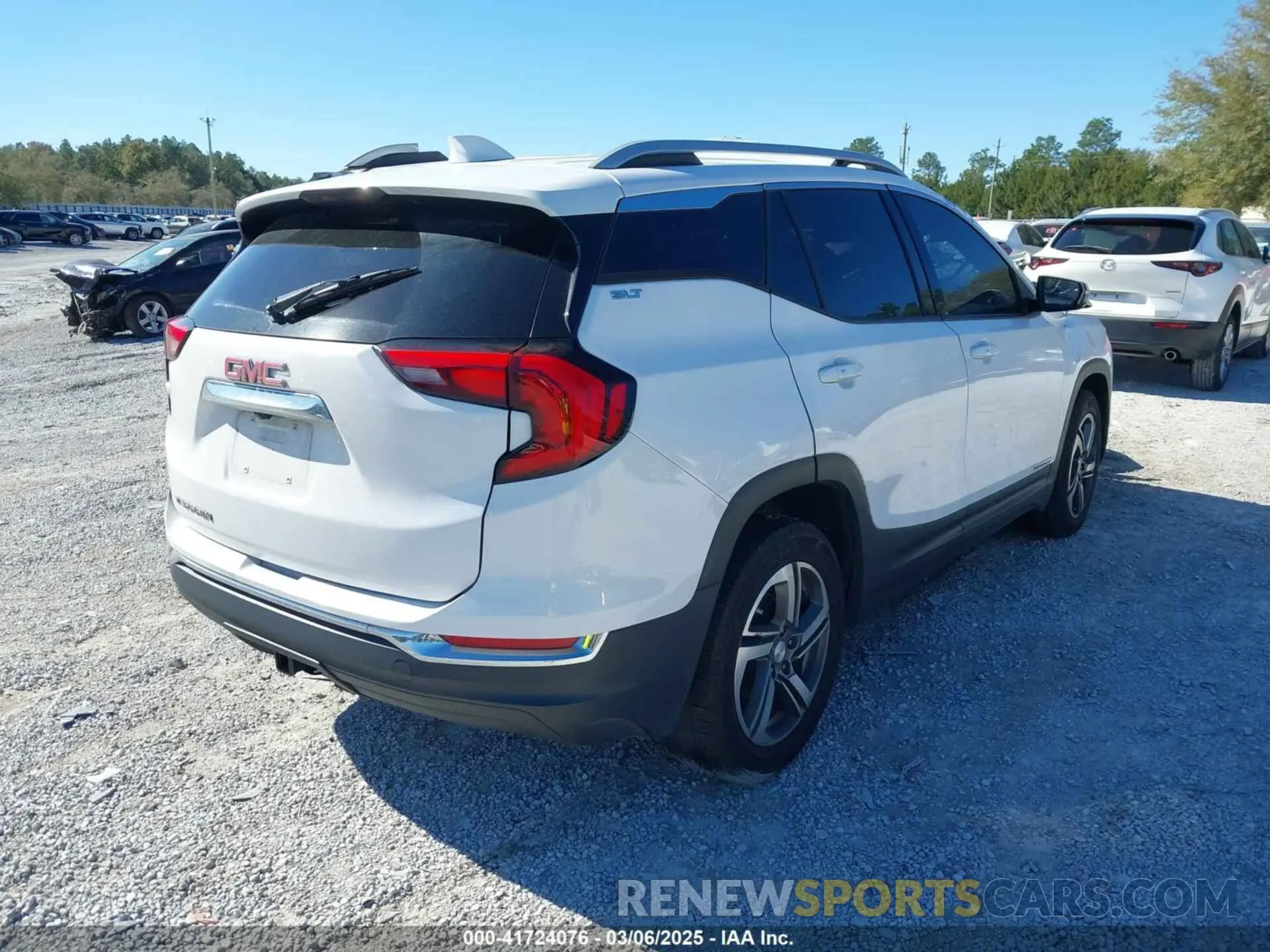 4 Photograph of a damaged car 3GKALPEV8LL244239 GMC TERRAIN 2020