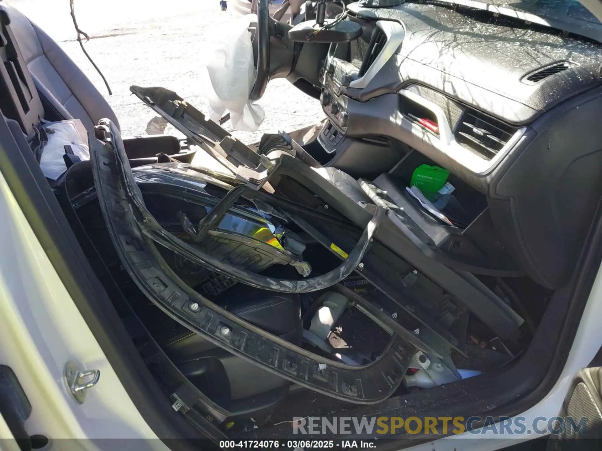 5 Photograph of a damaged car 3GKALPEV8LL244239 GMC TERRAIN 2020