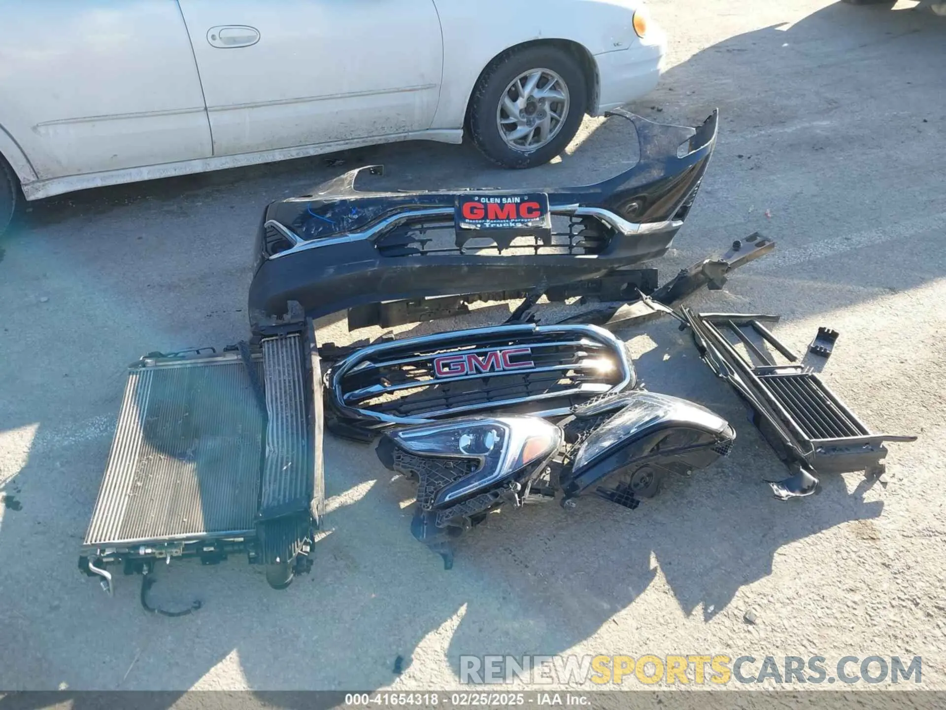 12 Photograph of a damaged car 3GKALPEV8LL290265 GMC TERRAIN 2020