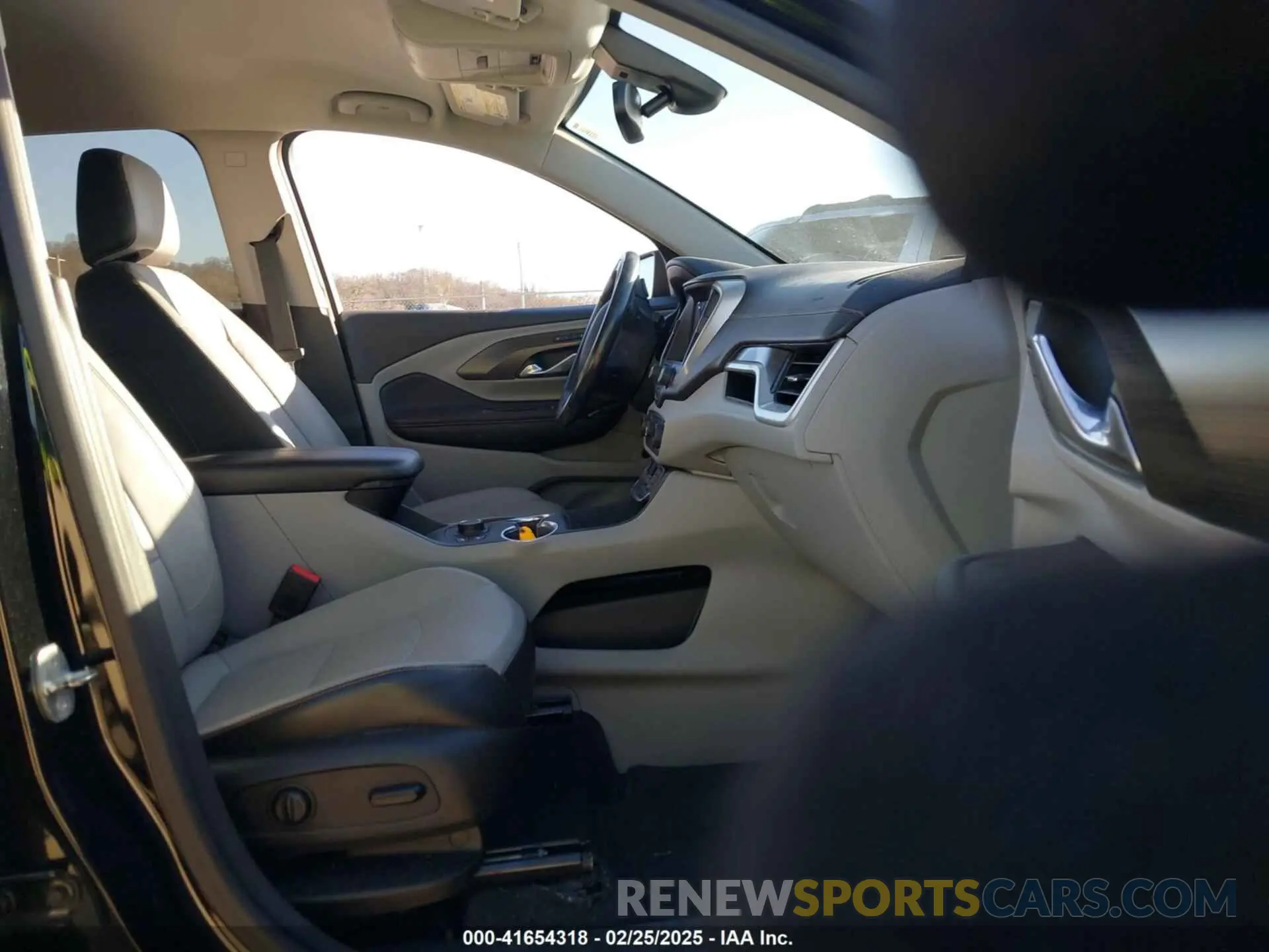 5 Photograph of a damaged car 3GKALPEV8LL290265 GMC TERRAIN 2020