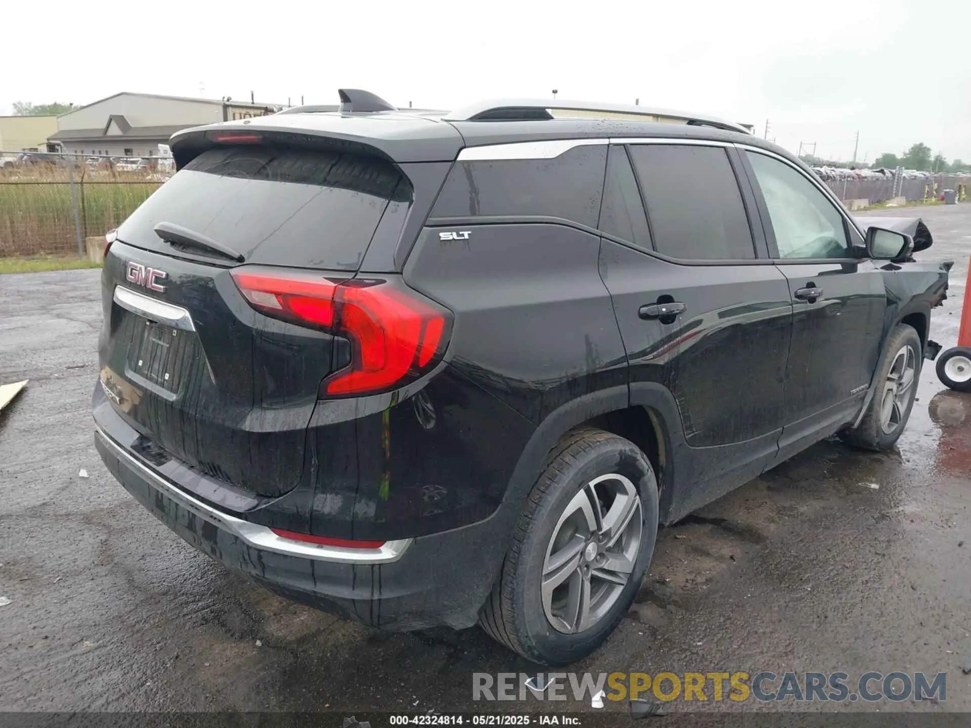4 Photograph of a damaged car 3GKALPEV8LL299547 GMC TERRAIN 2020