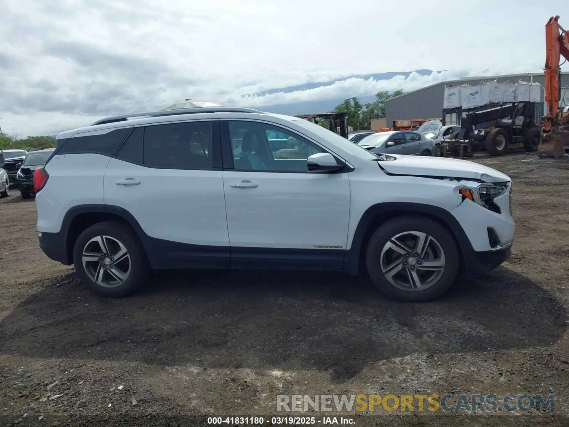 13 Photograph of a damaged car 3GKALPEV9LL132856 GMC TERRAIN 2020