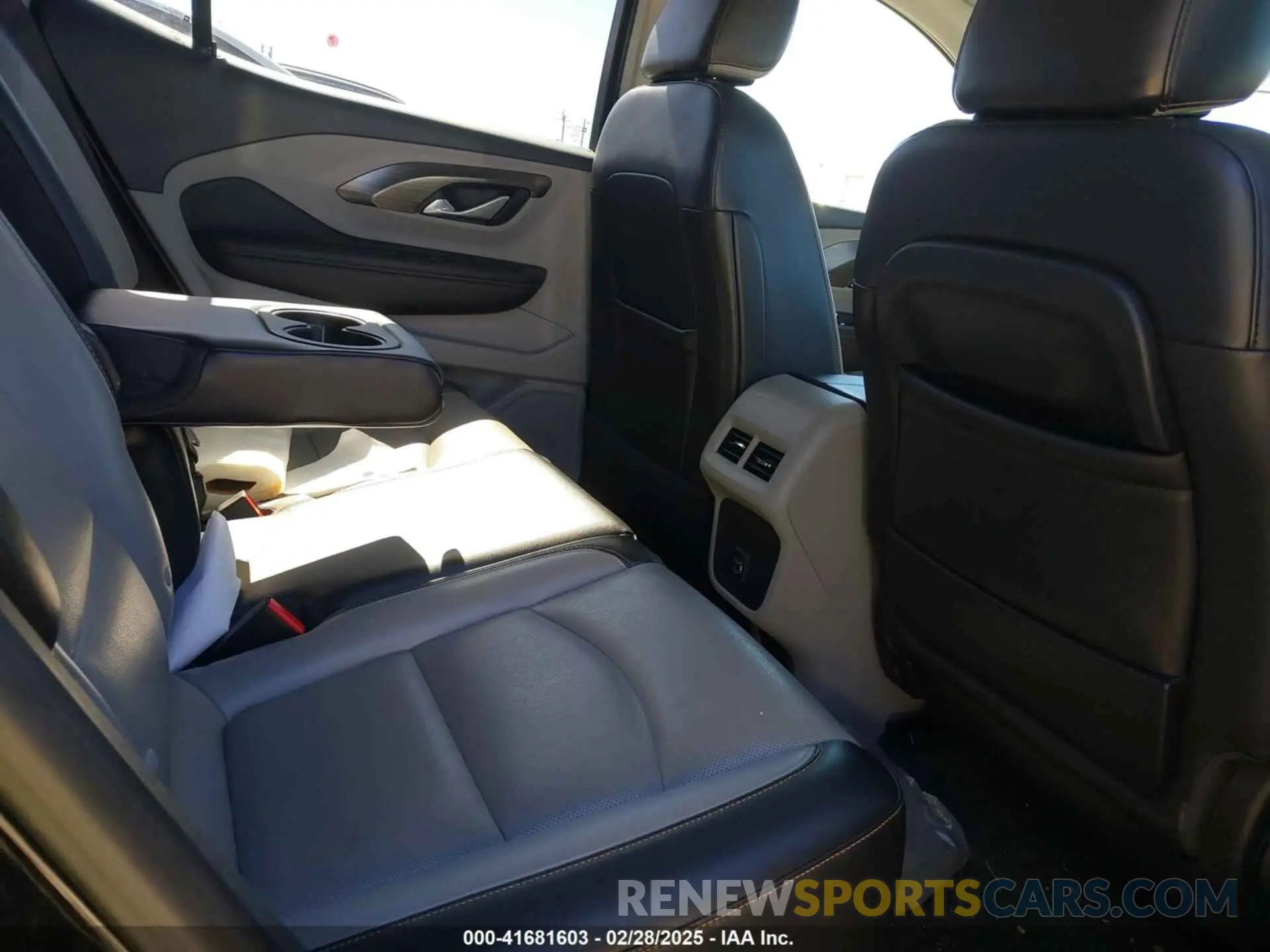 8 Photograph of a damaged car 3GKALPEV9LL251989 GMC TERRAIN 2020