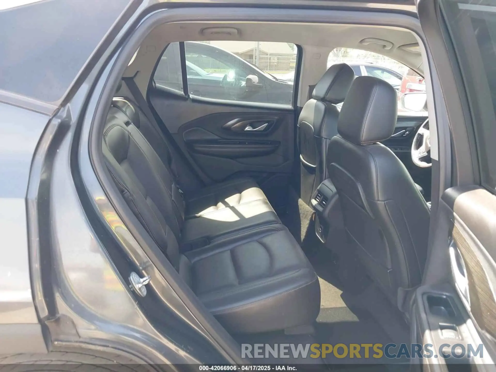 8 Photograph of a damaged car 3GKALPEVXLL125009 GMC TERRAIN 2020