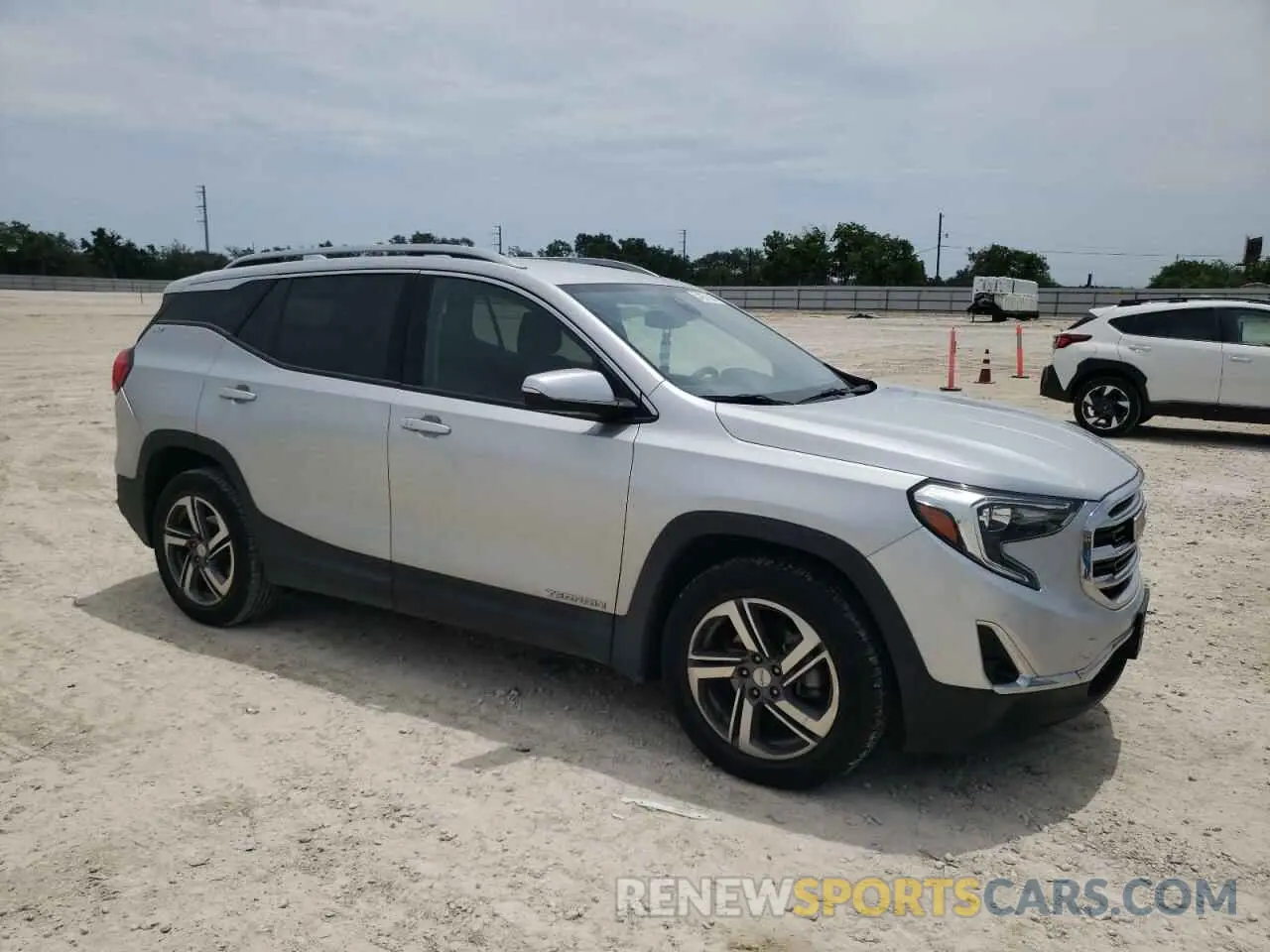 4 Photograph of a damaged car 3GKALPEVXLL171262 GMC TERRAIN 2020
