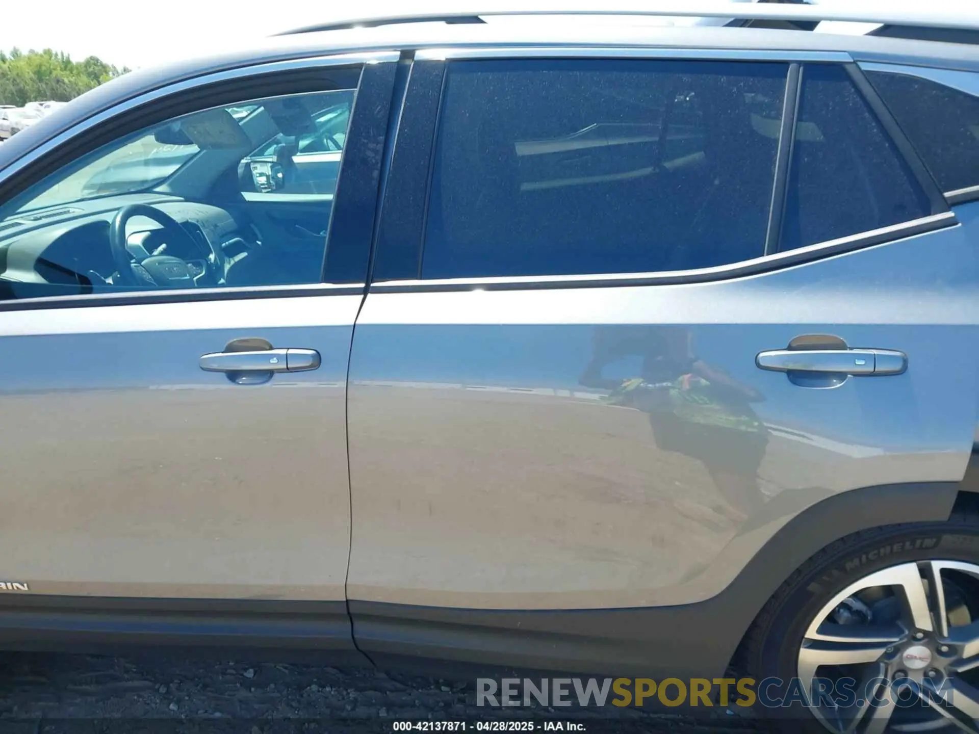 14 Photograph of a damaged car 3GKALPEVXLL185114 GMC TERRAIN 2020