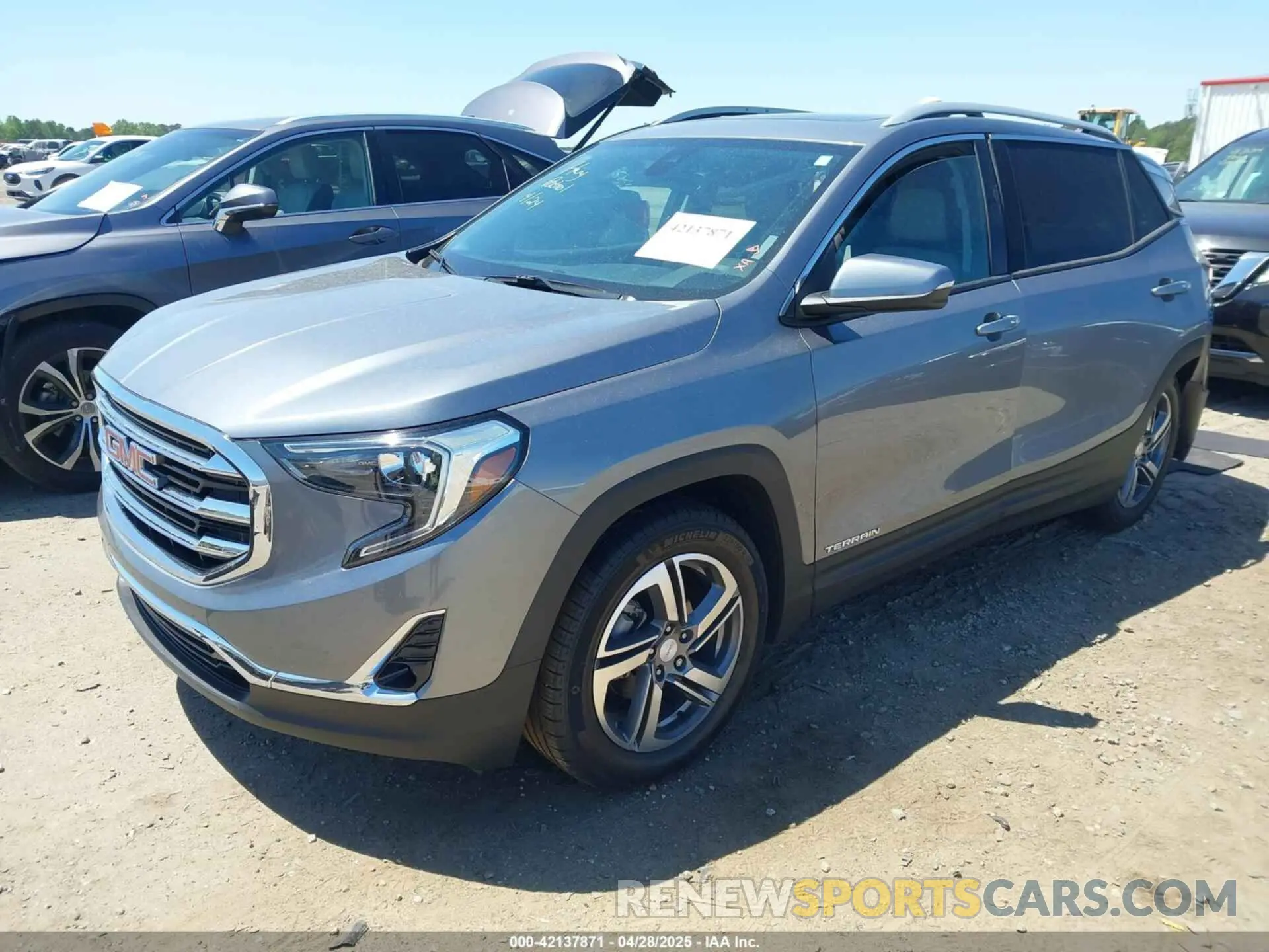 2 Photograph of a damaged car 3GKALPEVXLL185114 GMC TERRAIN 2020