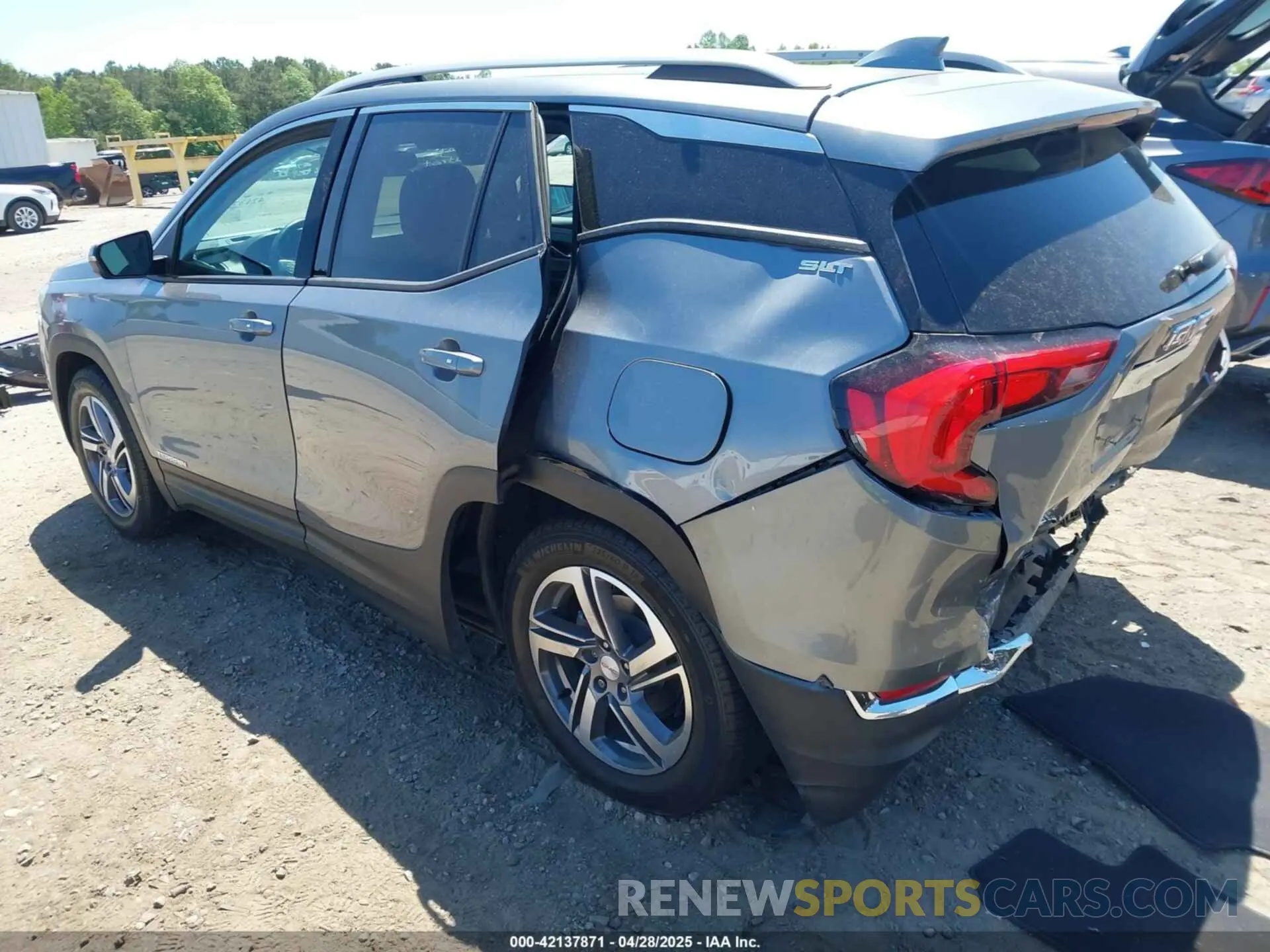3 Photograph of a damaged car 3GKALPEVXLL185114 GMC TERRAIN 2020