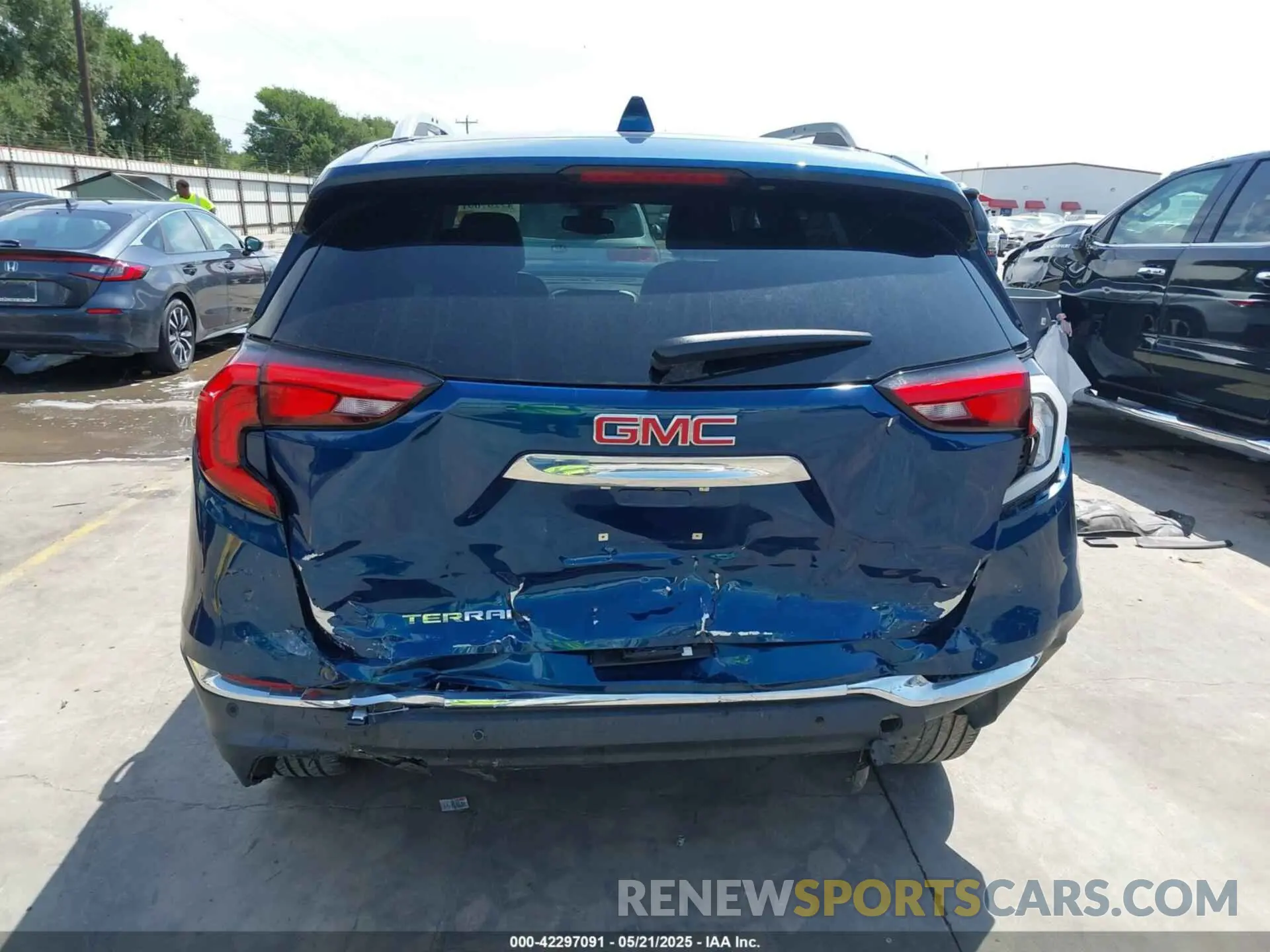 17 Photograph of a damaged car 3GKALPEX2LL100204 GMC TERRAIN 2020