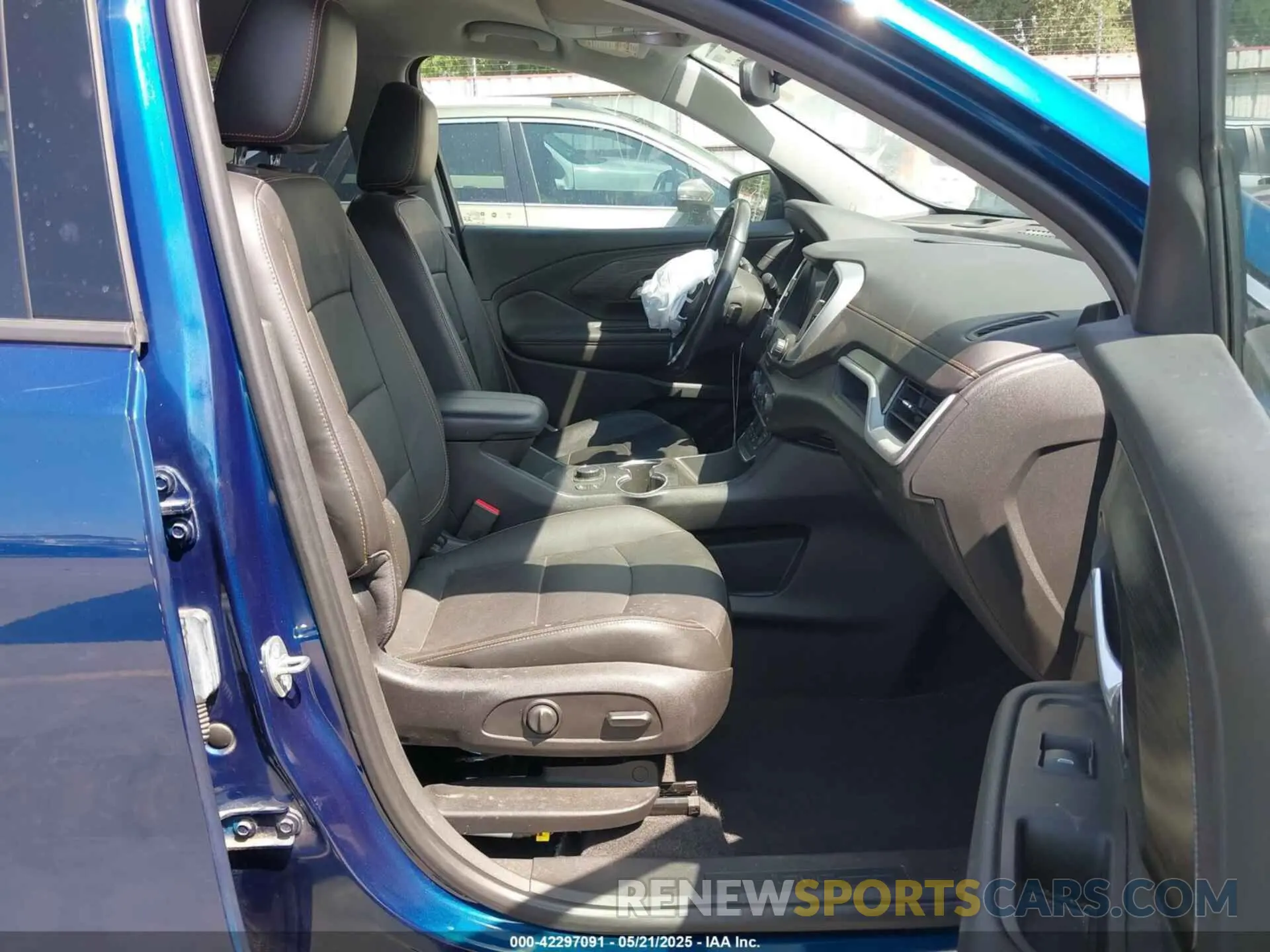 5 Photograph of a damaged car 3GKALPEX2LL100204 GMC TERRAIN 2020