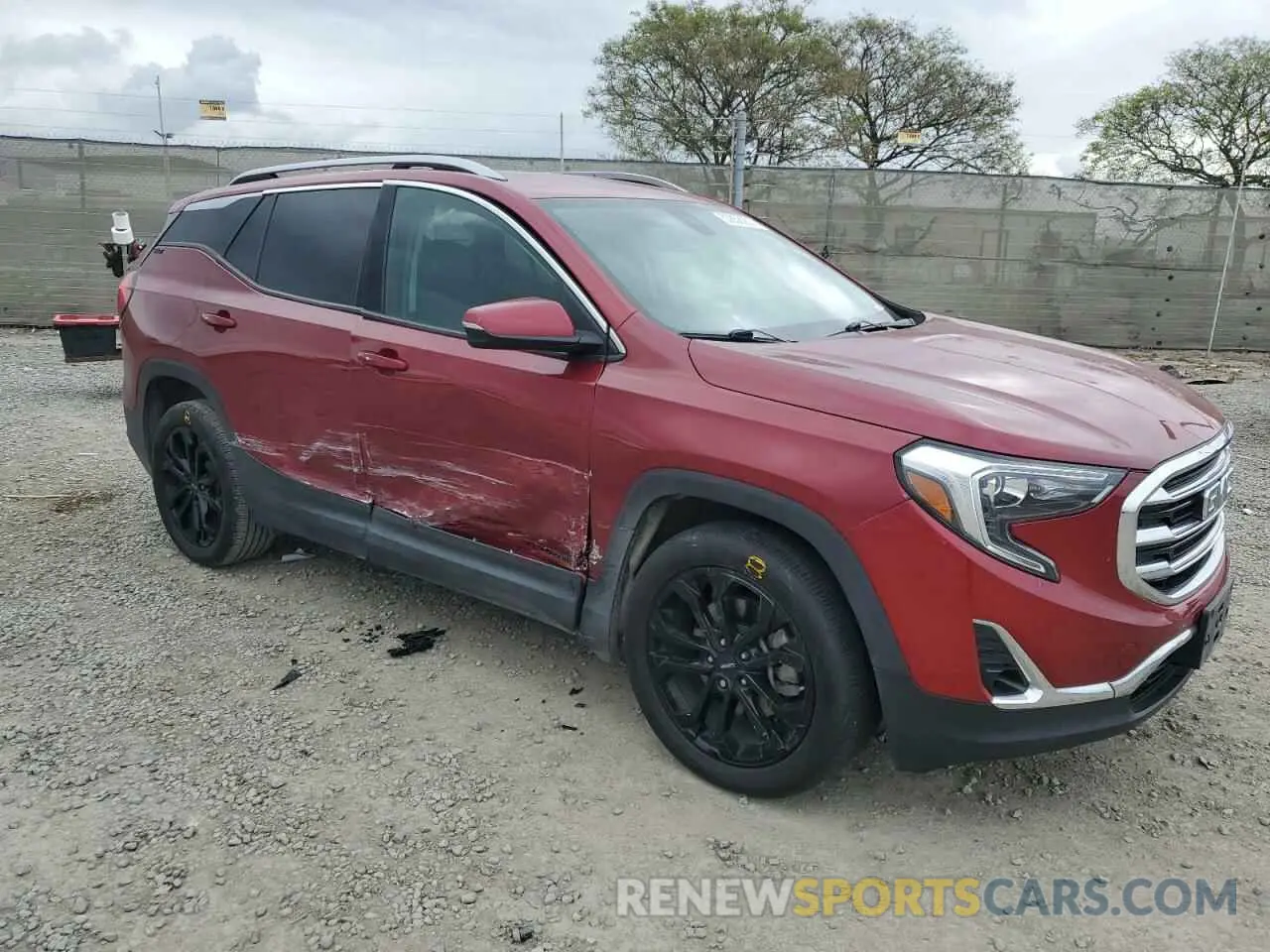 4 Photograph of a damaged car 3GKALPEX2LL172598 GMC TERRAIN 2020
