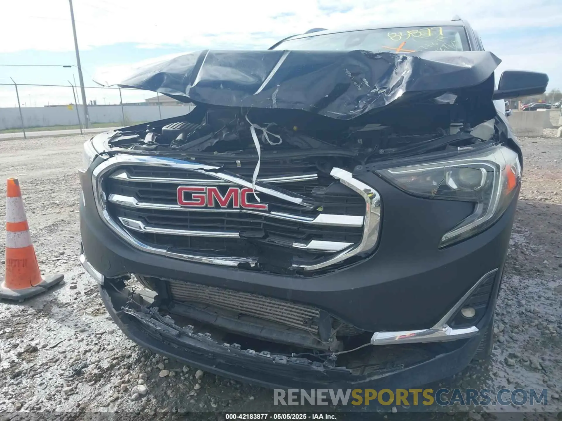 6 Photograph of a damaged car 3GKALPEX2LL243296 GMC TERRAIN 2020