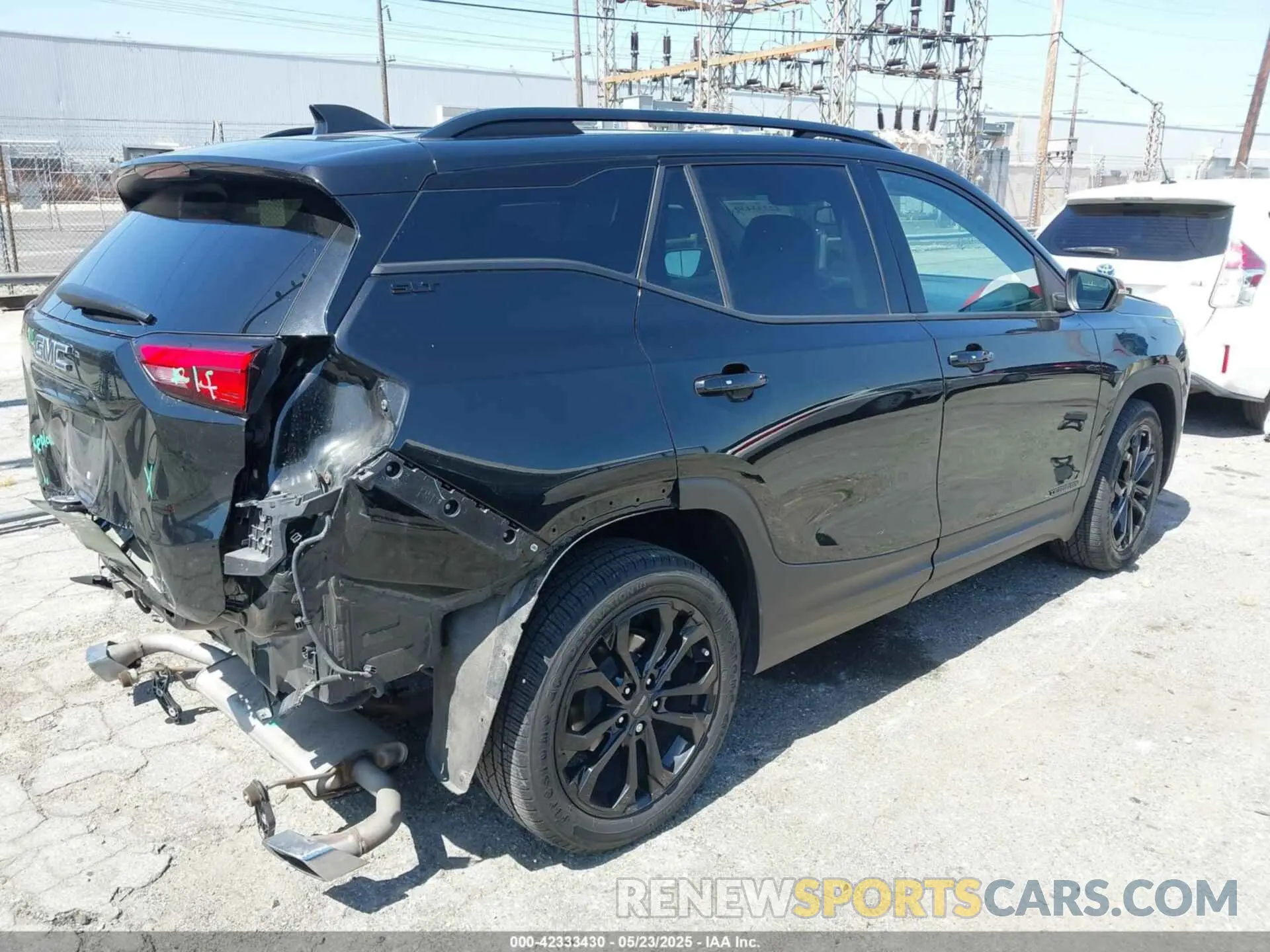 4 Photograph of a damaged car 3GKALPEX2LL317123 GMC TERRAIN 2020