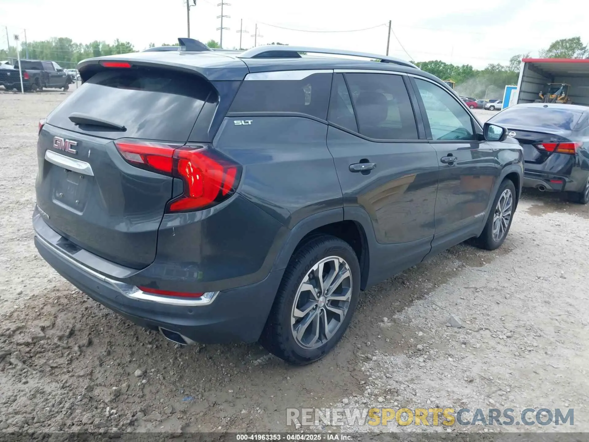 4 Photograph of a damaged car 3GKALPEX8LL134793 GMC TERRAIN 2020