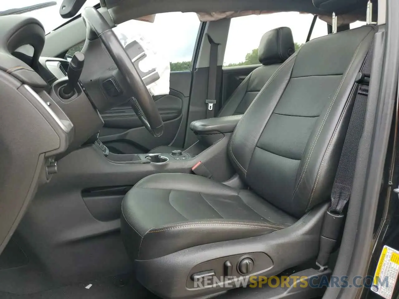 7 Photograph of a damaged car 3GKALPEXXLL122211 GMC TERRAIN 2020