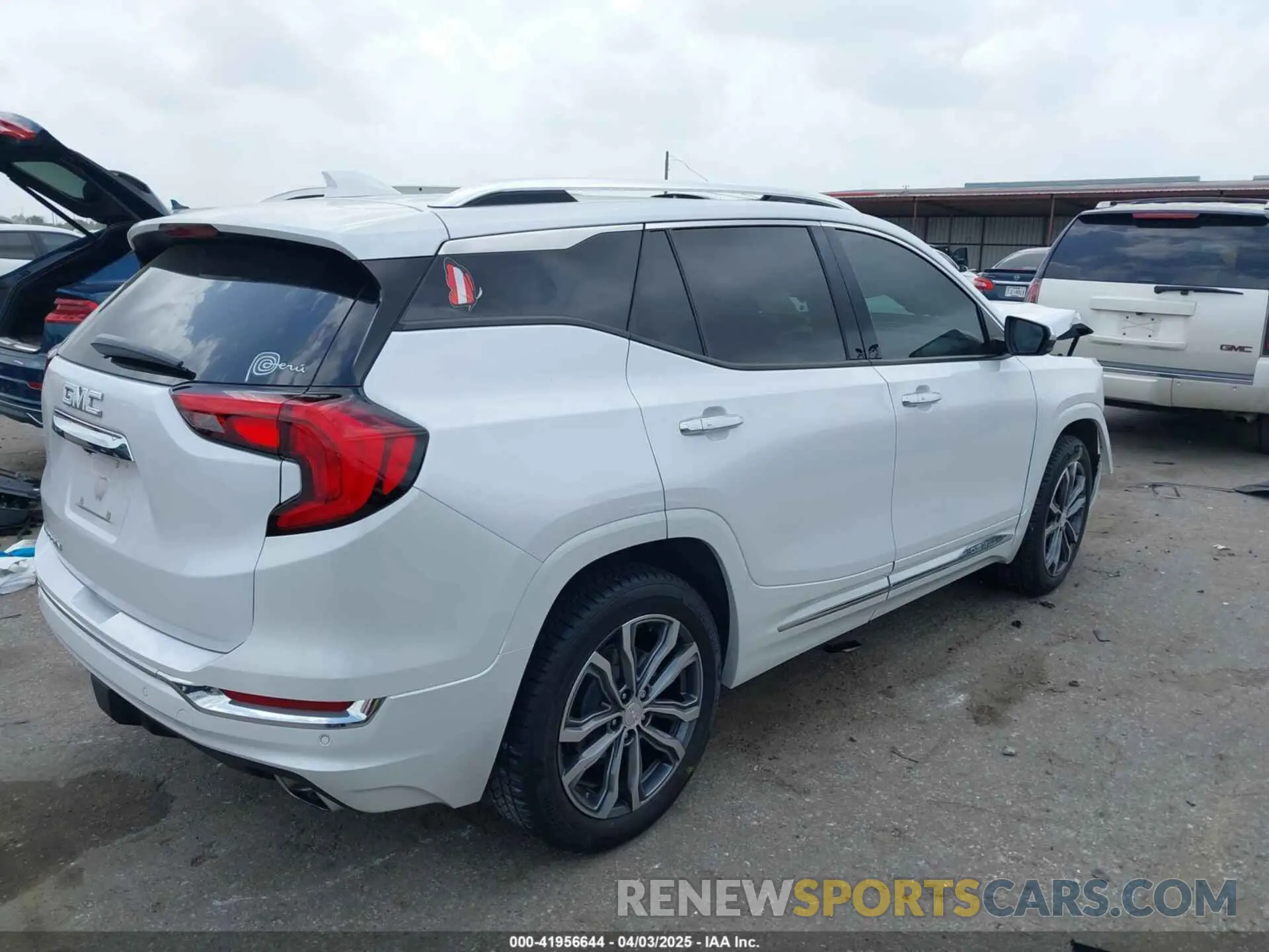 4 Photograph of a damaged car 3GKALSEX8LL295082 GMC TERRAIN 2020