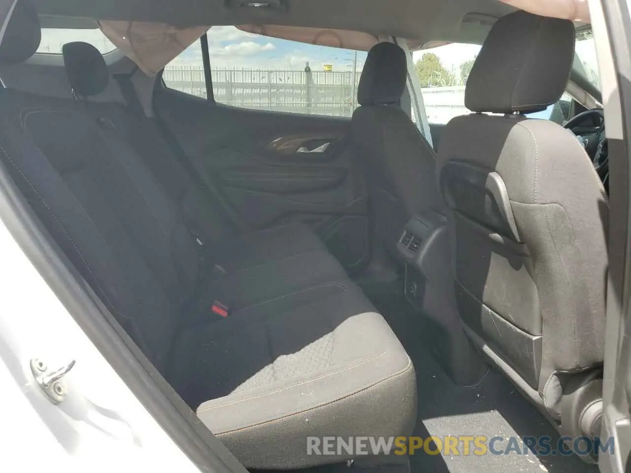 11 Photograph of a damaged car 3GKALTEV0LL204536 GMC TERRAIN 2020