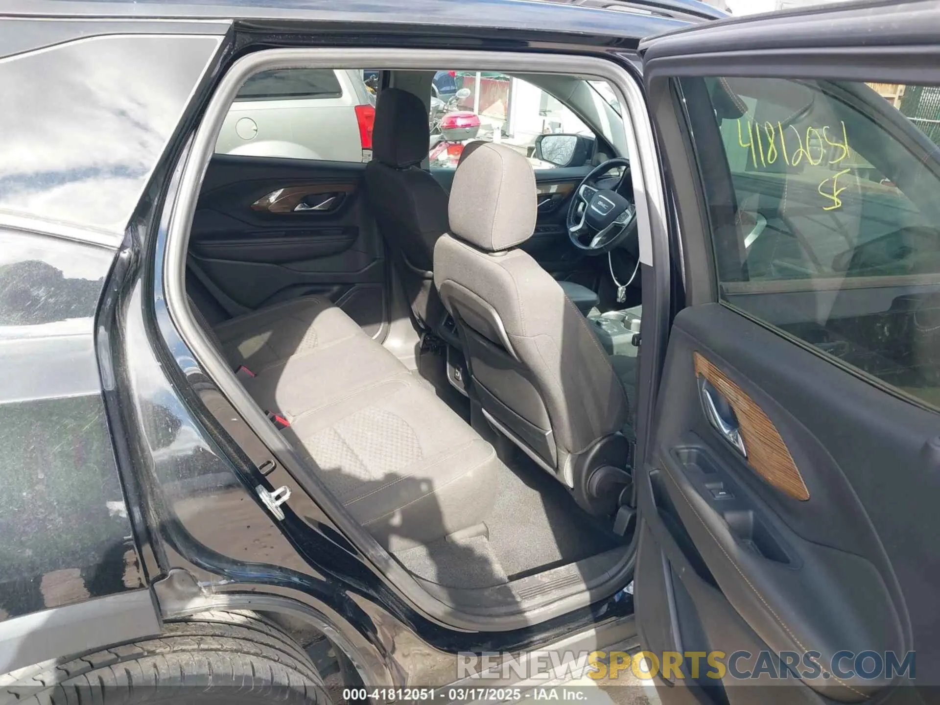 8 Photograph of a damaged car 3GKALTEV6LL232566 GMC TERRAIN 2020