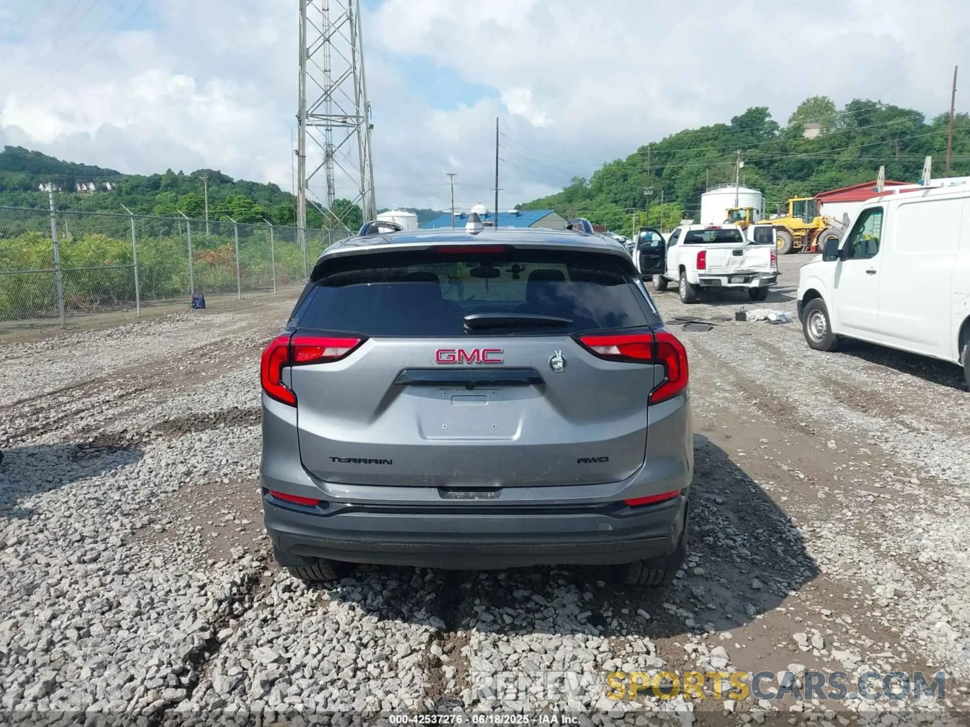 17 Photograph of a damaged car 3GKALTEV7LL331946 GMC TERRAIN 2020