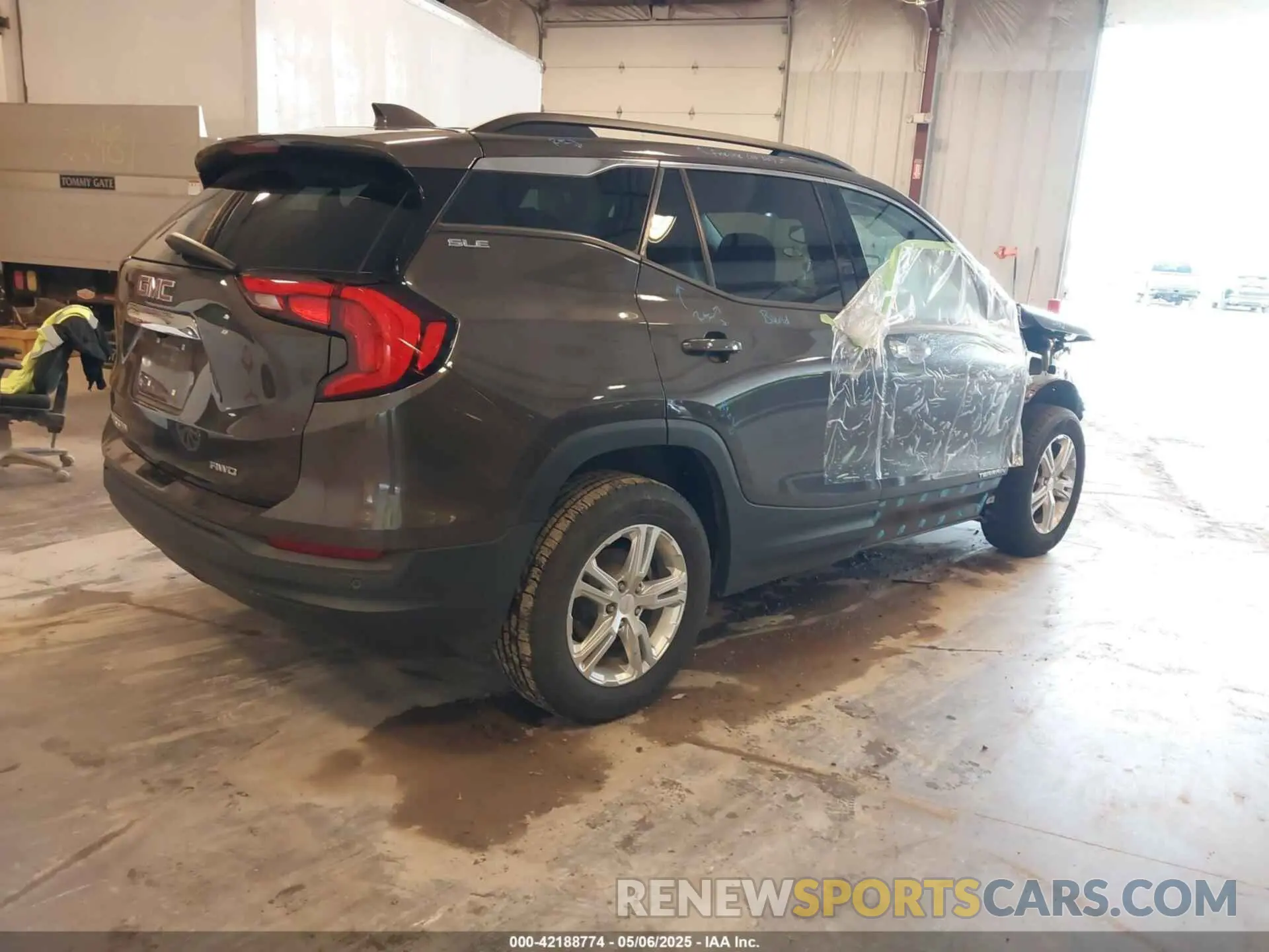 4 Photograph of a damaged car 3GKALTEV9LL203210 GMC TERRAIN 2020
