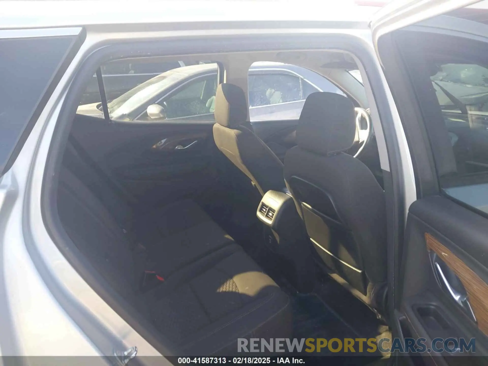 8 Photograph of a damaged car 3GKALTEVXLL103634 GMC TERRAIN 2020