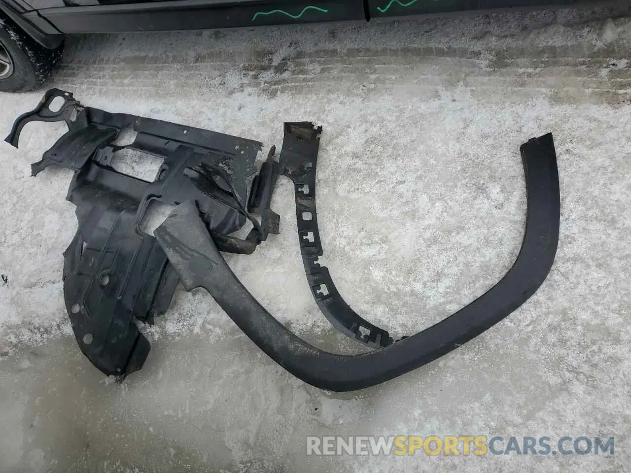 13 Photograph of a damaged car 3GKALTEVXLL330404 GMC TERRAIN 2020