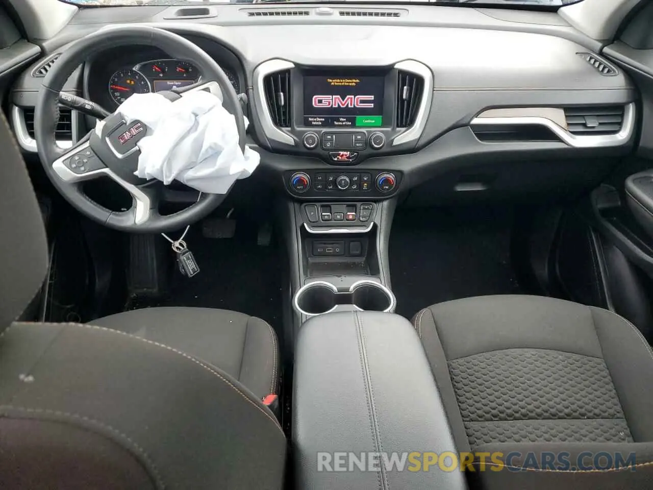 8 Photograph of a damaged car 3GKALTEVXLL330404 GMC TERRAIN 2020