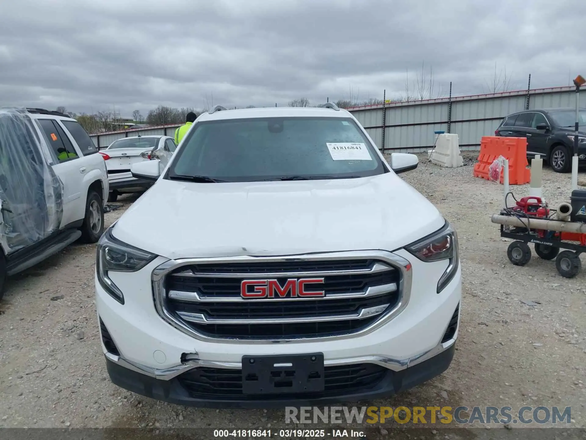12 Photograph of a damaged car 3GKALVEV0LL102925 GMC TERRAIN 2020