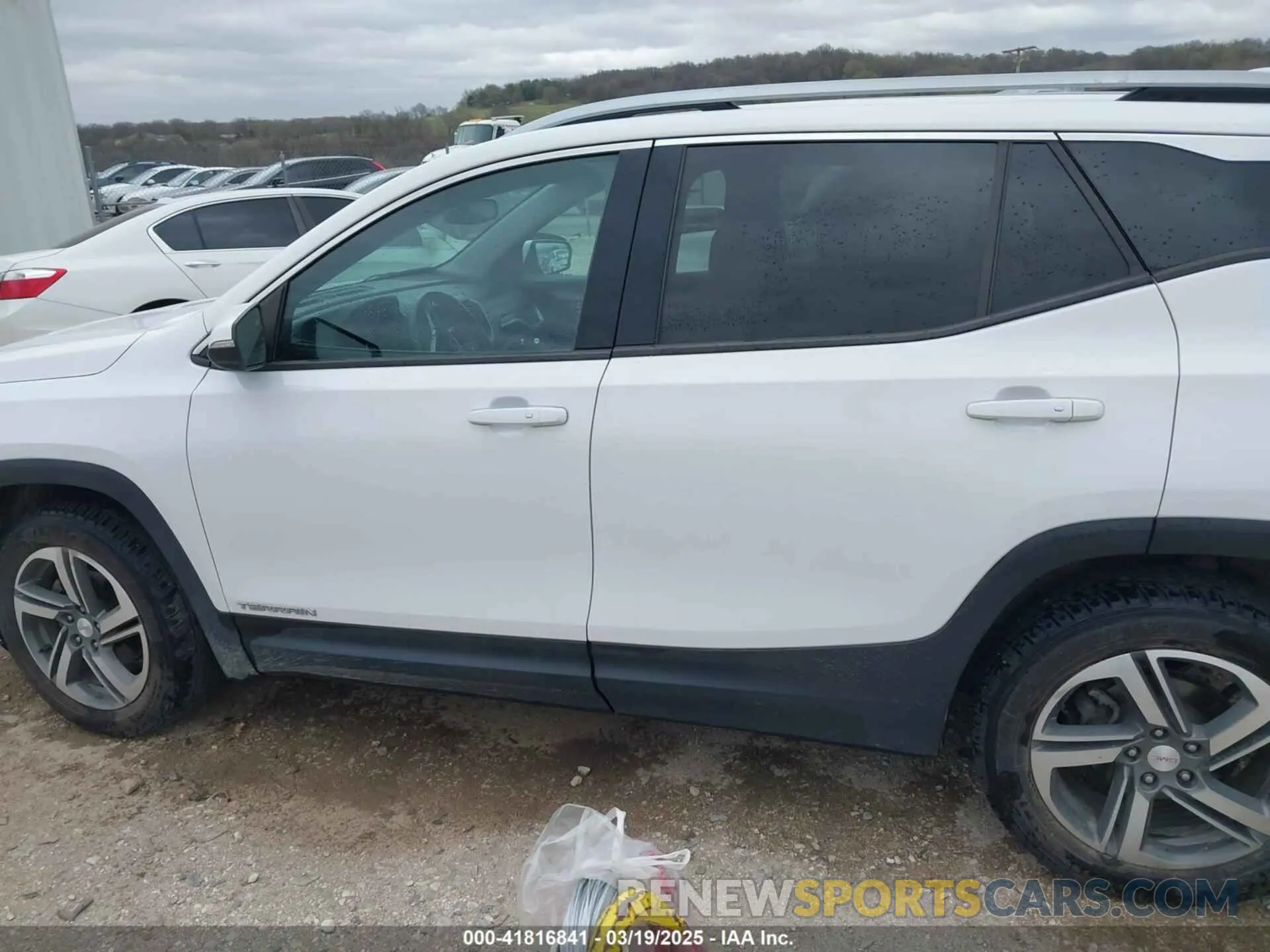 14 Photograph of a damaged car 3GKALVEV0LL102925 GMC TERRAIN 2020