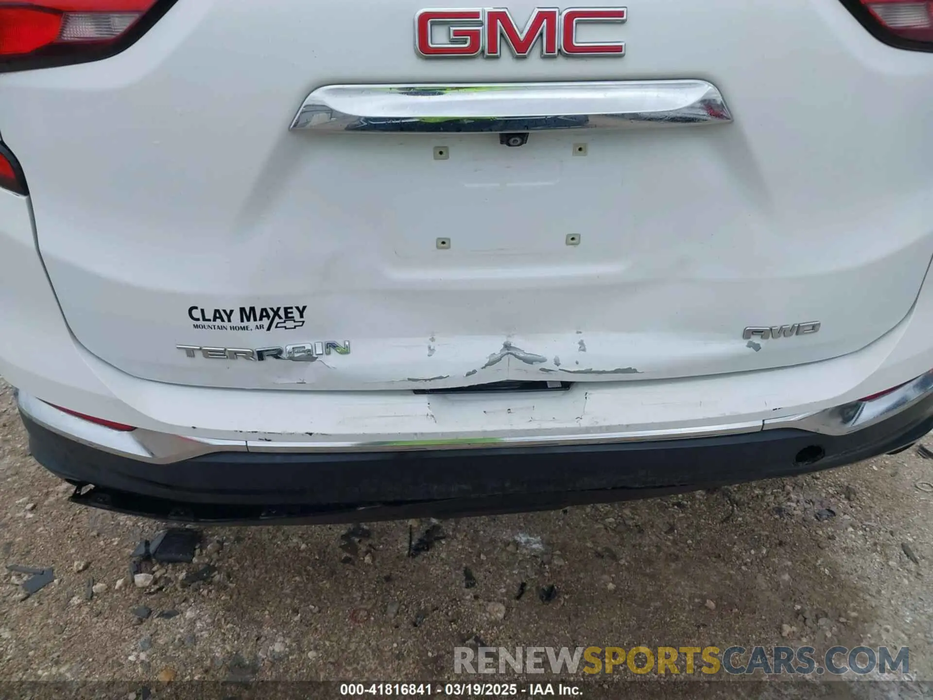 17 Photograph of a damaged car 3GKALVEV0LL102925 GMC TERRAIN 2020