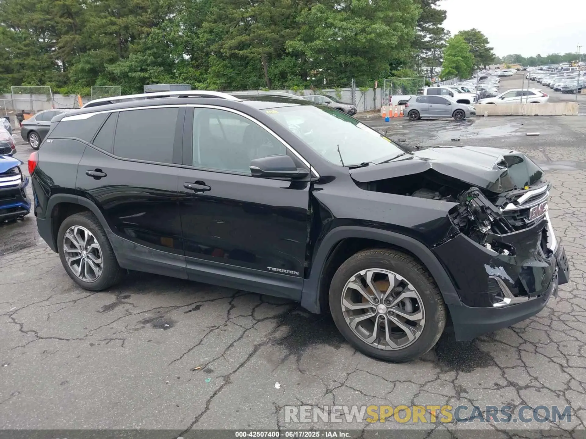 13 Photograph of a damaged car 3GKALVEV0LL244028 GMC TERRAIN 2020