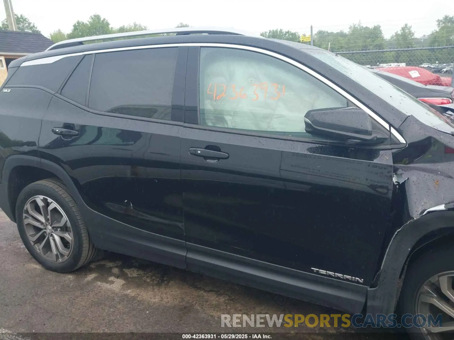 13 Photograph of a damaged car 3GKALVEV0LL257376 GMC TERRAIN 2020