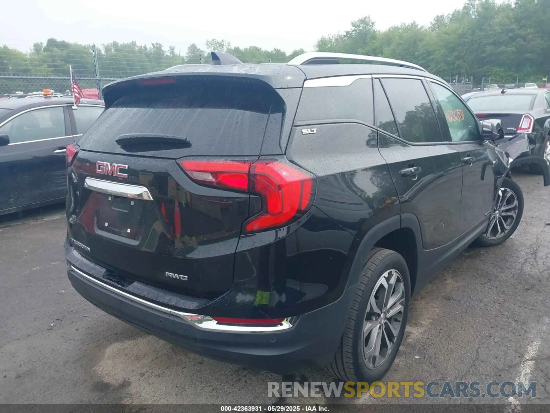 4 Photograph of a damaged car 3GKALVEV0LL257376 GMC TERRAIN 2020